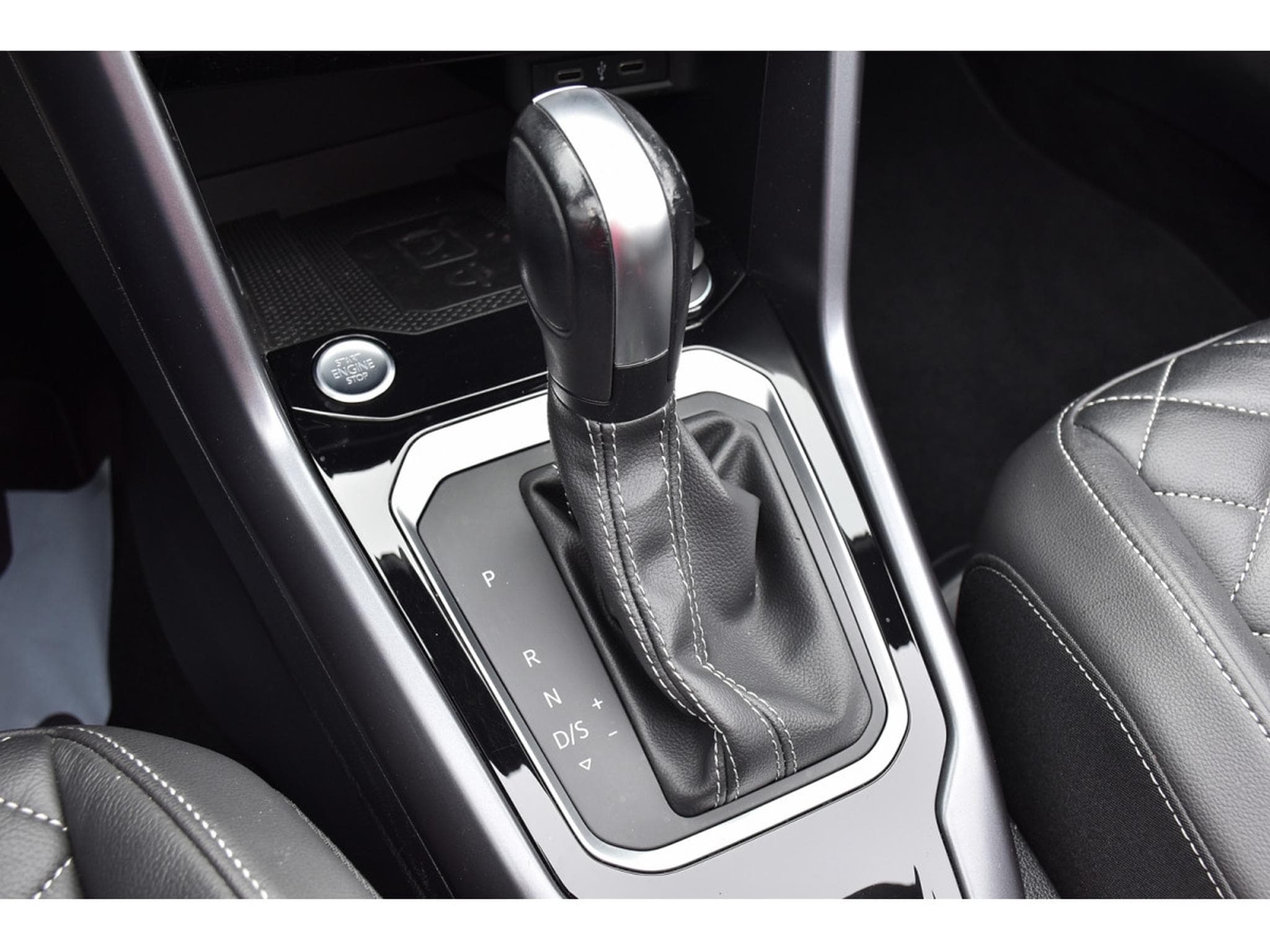 VW T-Roc Cabrio 1.5 TSI R-Line DSG CUIR ACC GPS BEATS CAM PARK 1°MAIN (2021) - Foto 21