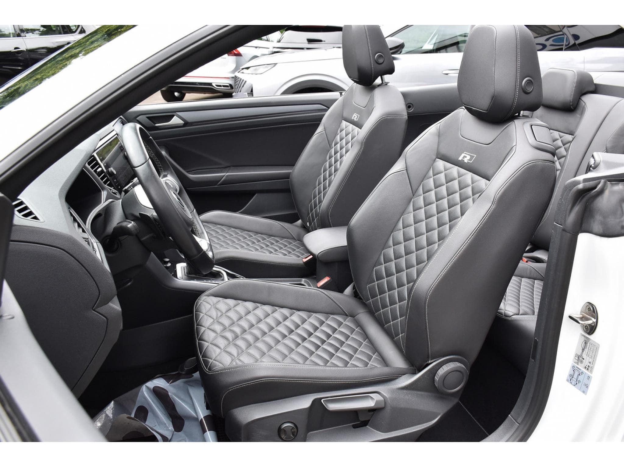 VW T-Roc Cabrio 1.5 TSI R-Line DSG CUIR ACC GPS BEATS CAM PARK 1°MAIN (2021) - Foto 8