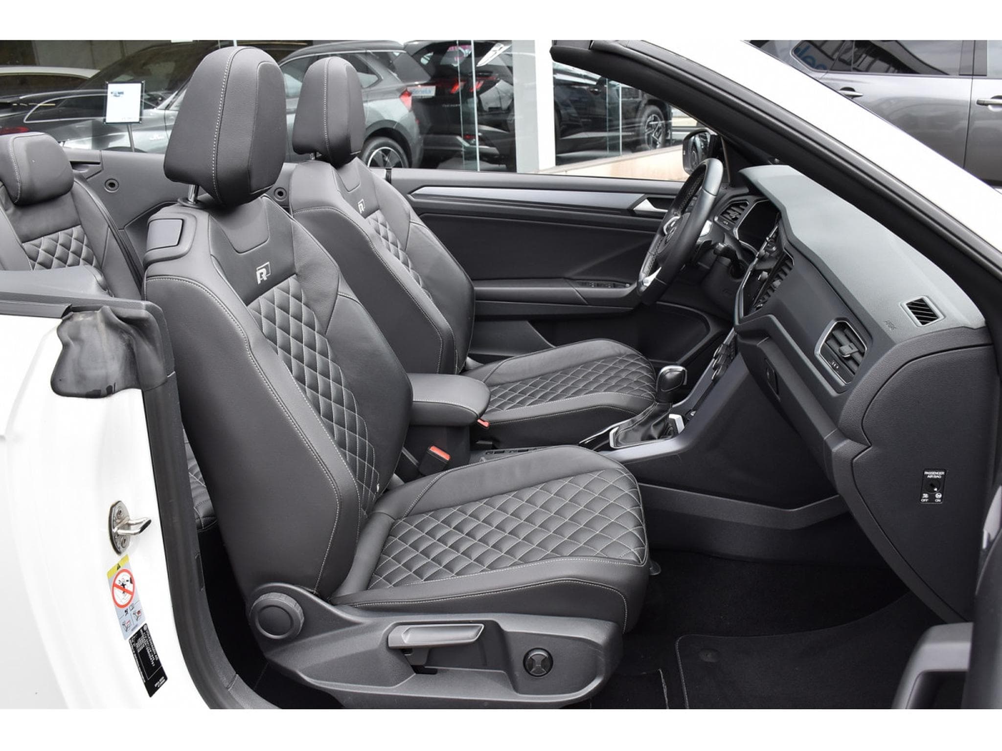 VW T-Roc Cabrio 1.5 TSI R-Line DSG CUIR ACC GPS BEATS CAM PARK 1°MAIN (2021) - Foto 9