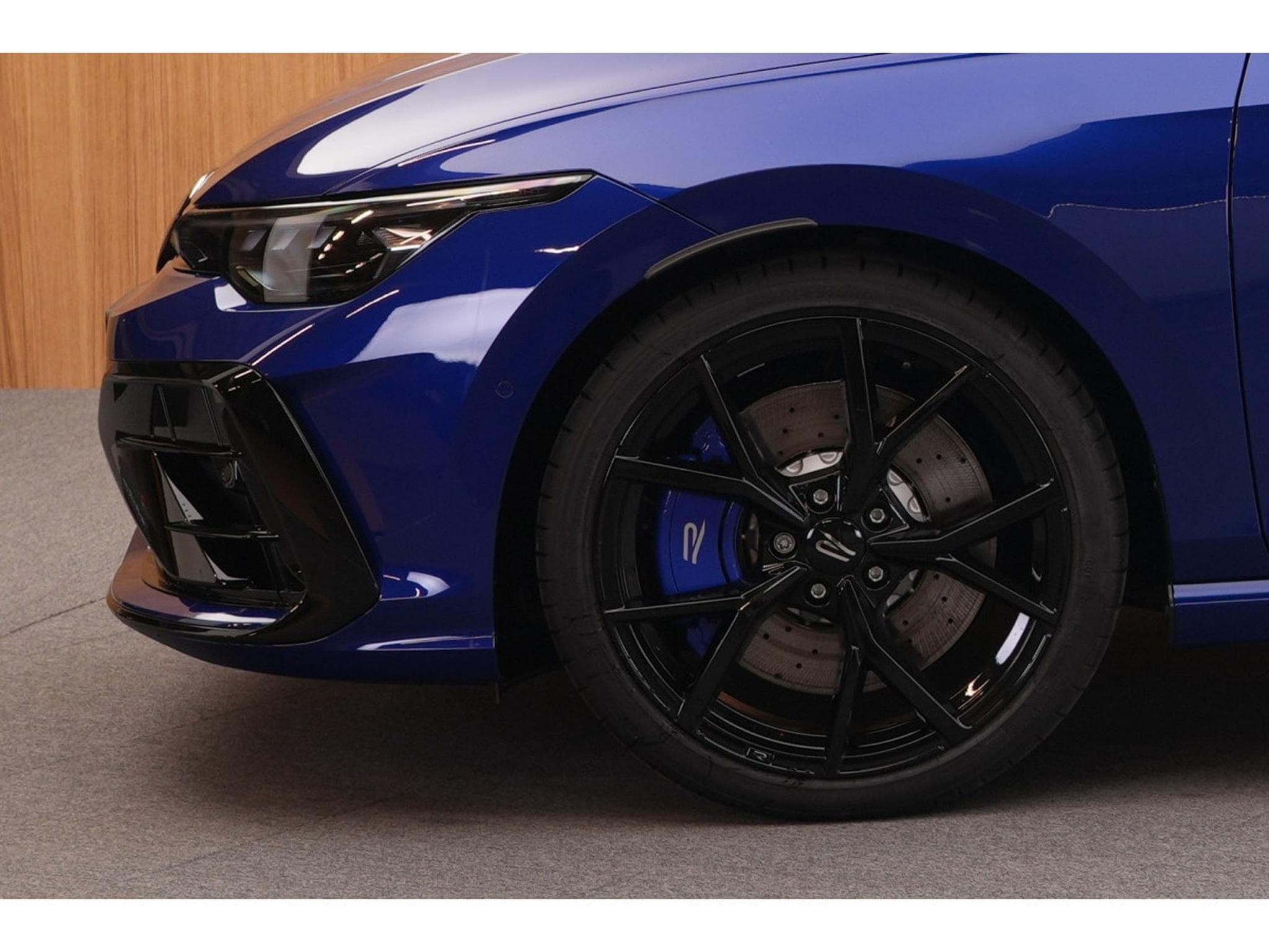 VW Golf R 2.0 TSI DSG 4x4 DSG 245 kW-333CV - R-Performance Pack - (2025) - Photo 9