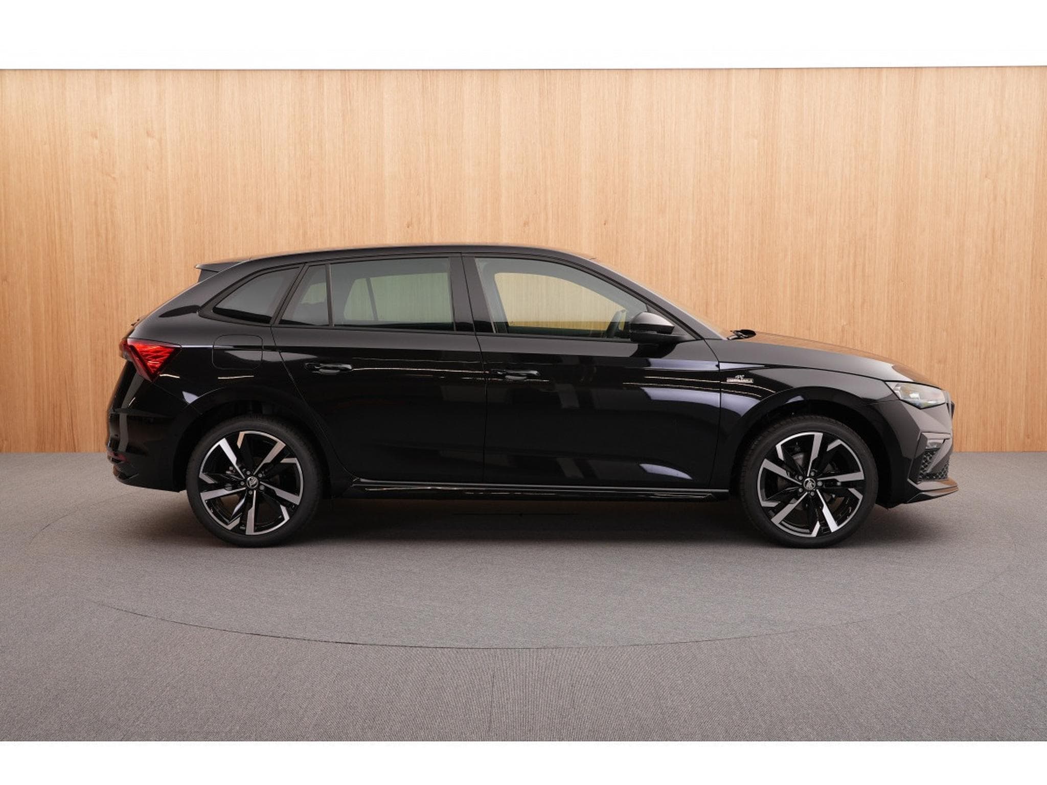 Skoda Scala Monte Carlo 1.5 TSI DSG 110 kW-150 CV DSG7 - Attelage - Gara (2025) - Photo 7