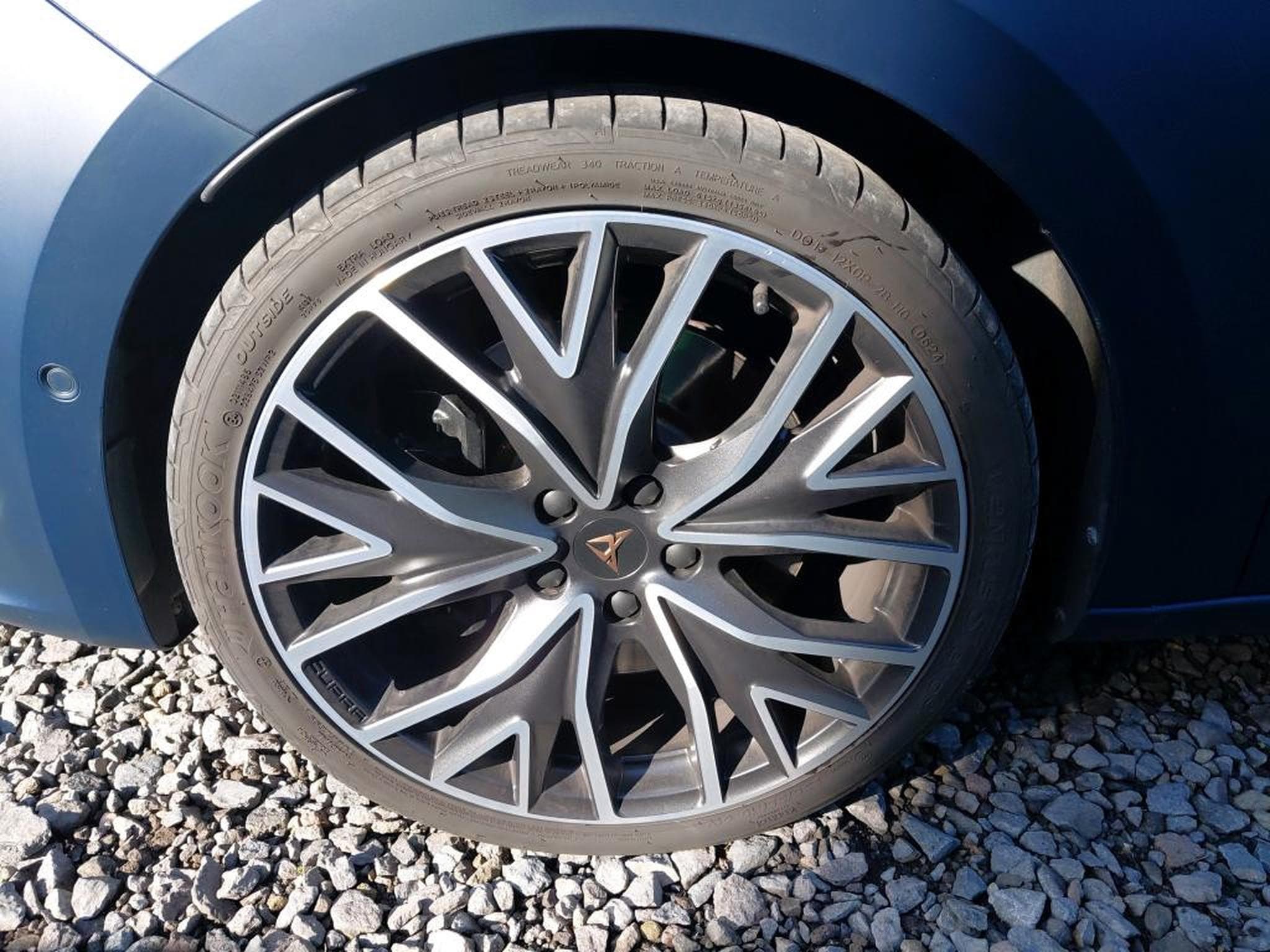 Cupra Leon ST VZ 2.0 TSI 300CV *PANO* *VSS* CAM* *BEATS* (2024) - Photo 16