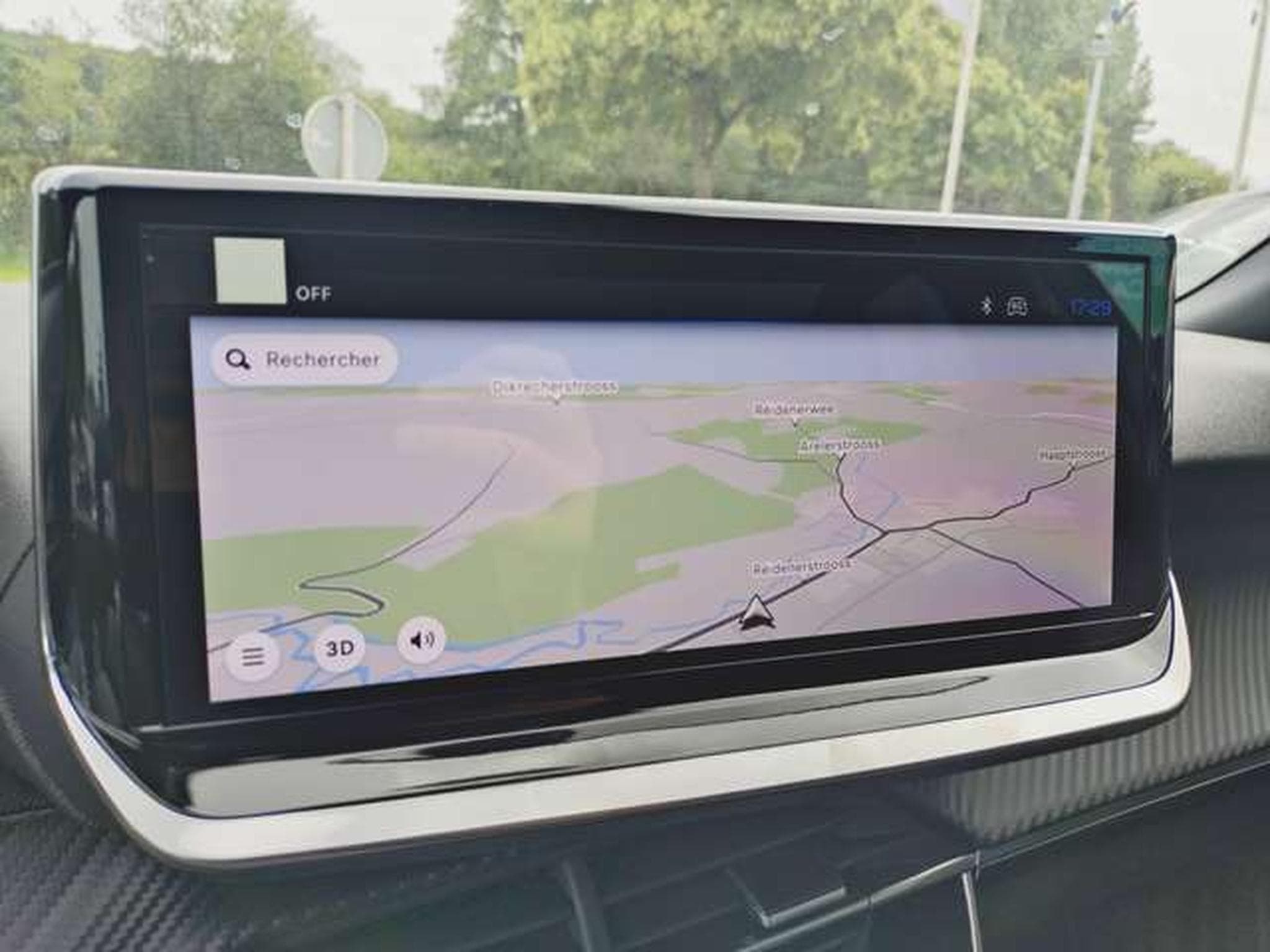 Peugeot 2008 Hybrid 145 Business (2026) - Photo 8