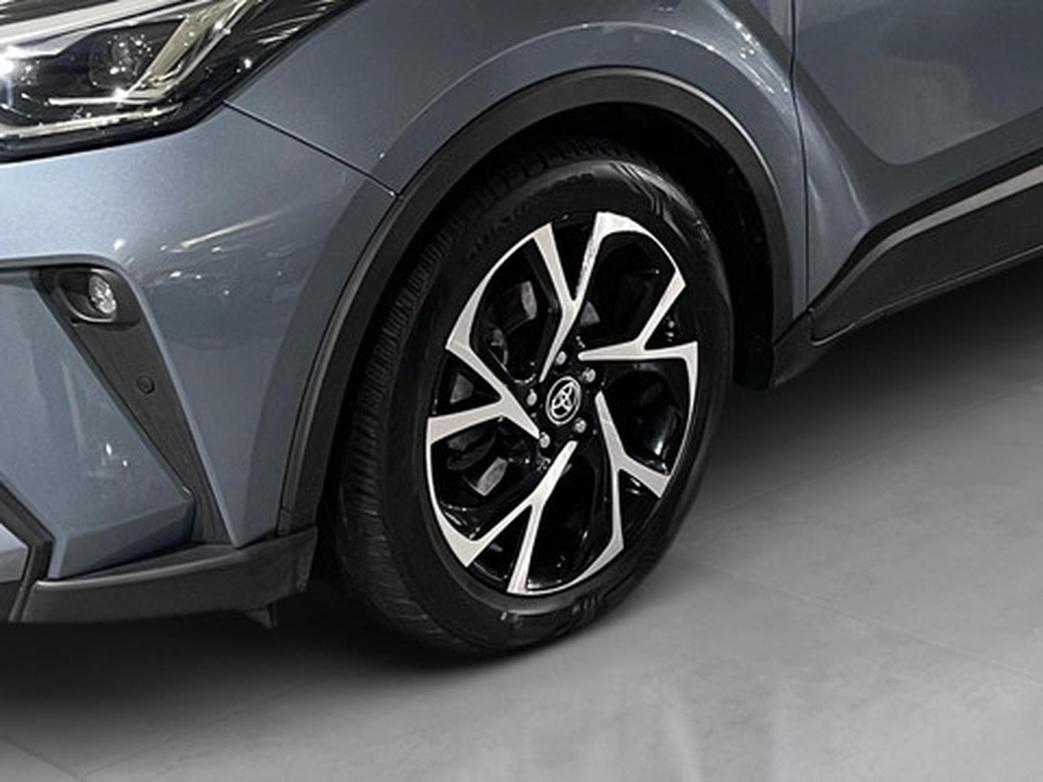 Toyota C-HR 2.0 VVT i-Hybrid C-Lub Bi-Tone E-CVT (2022) - Photo 20