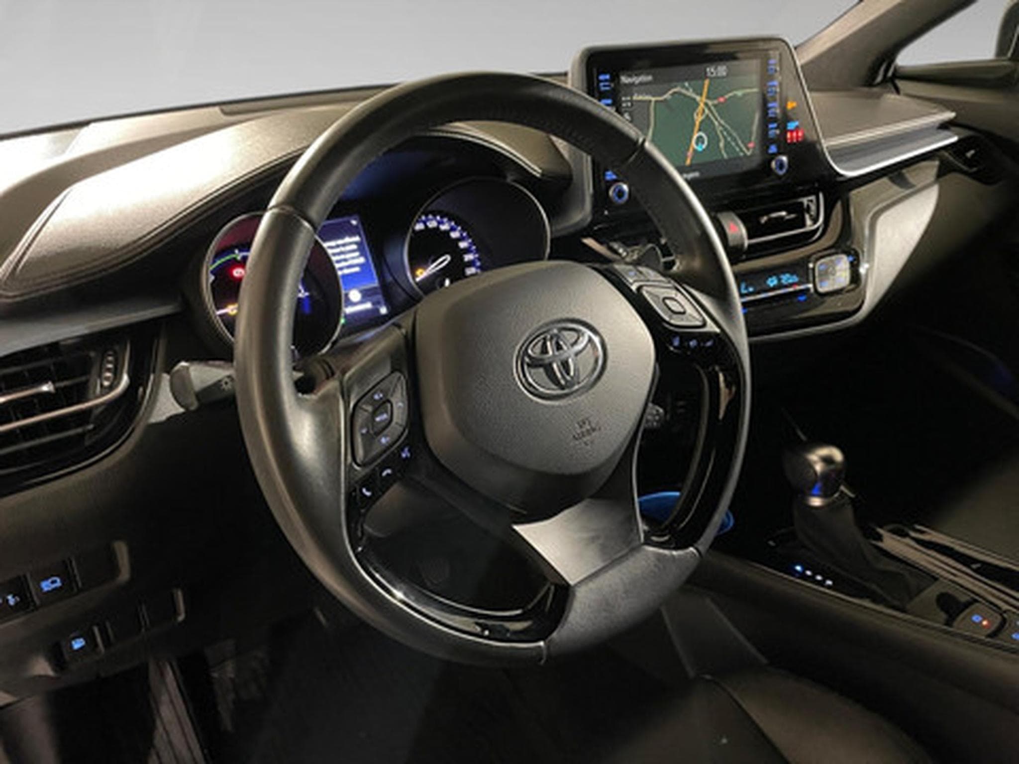 Toyota C-HR 2.0 VVT i-Hybrid C-Lub Bi-Tone E-CVT (2022) - Photo 8