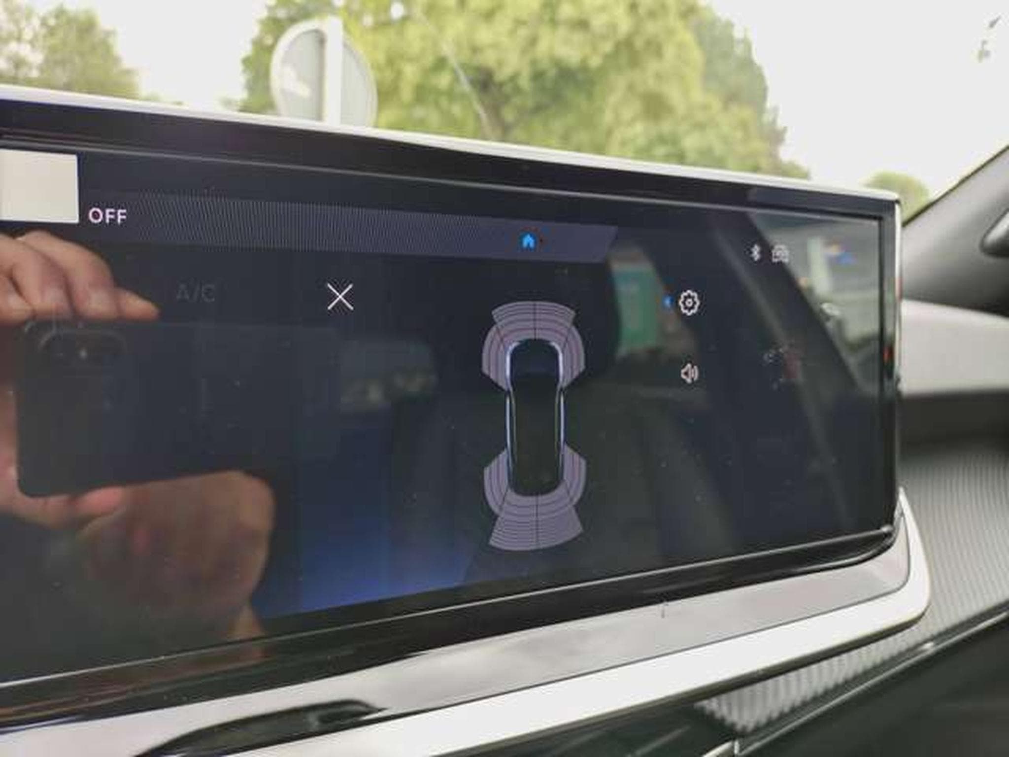 Peugeot 2008 Hybrid 145 Allure (2026) - Photo 9