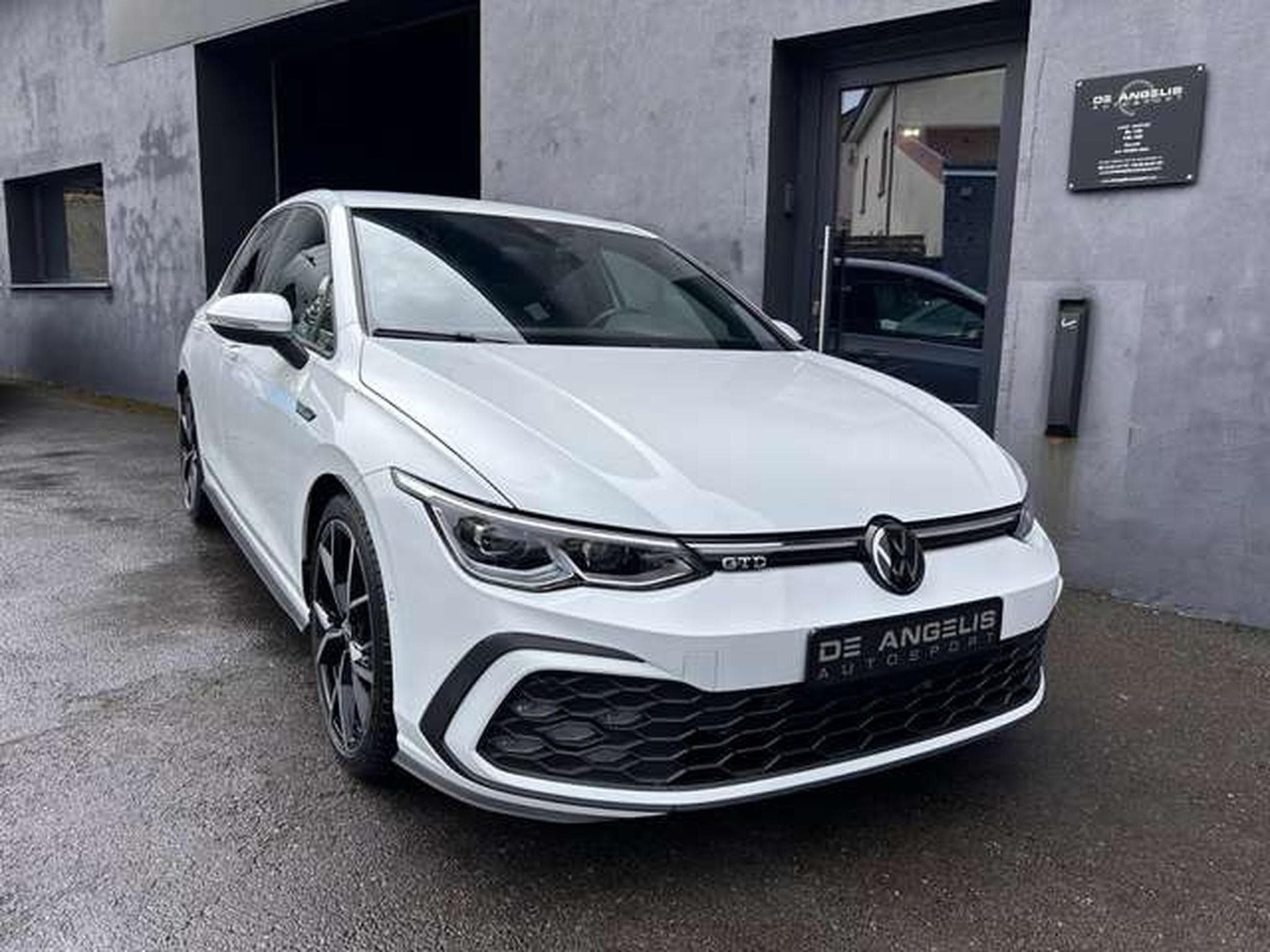 VW Golf 2.0 TDI 200 GTD DSG (2023) - Photo 9