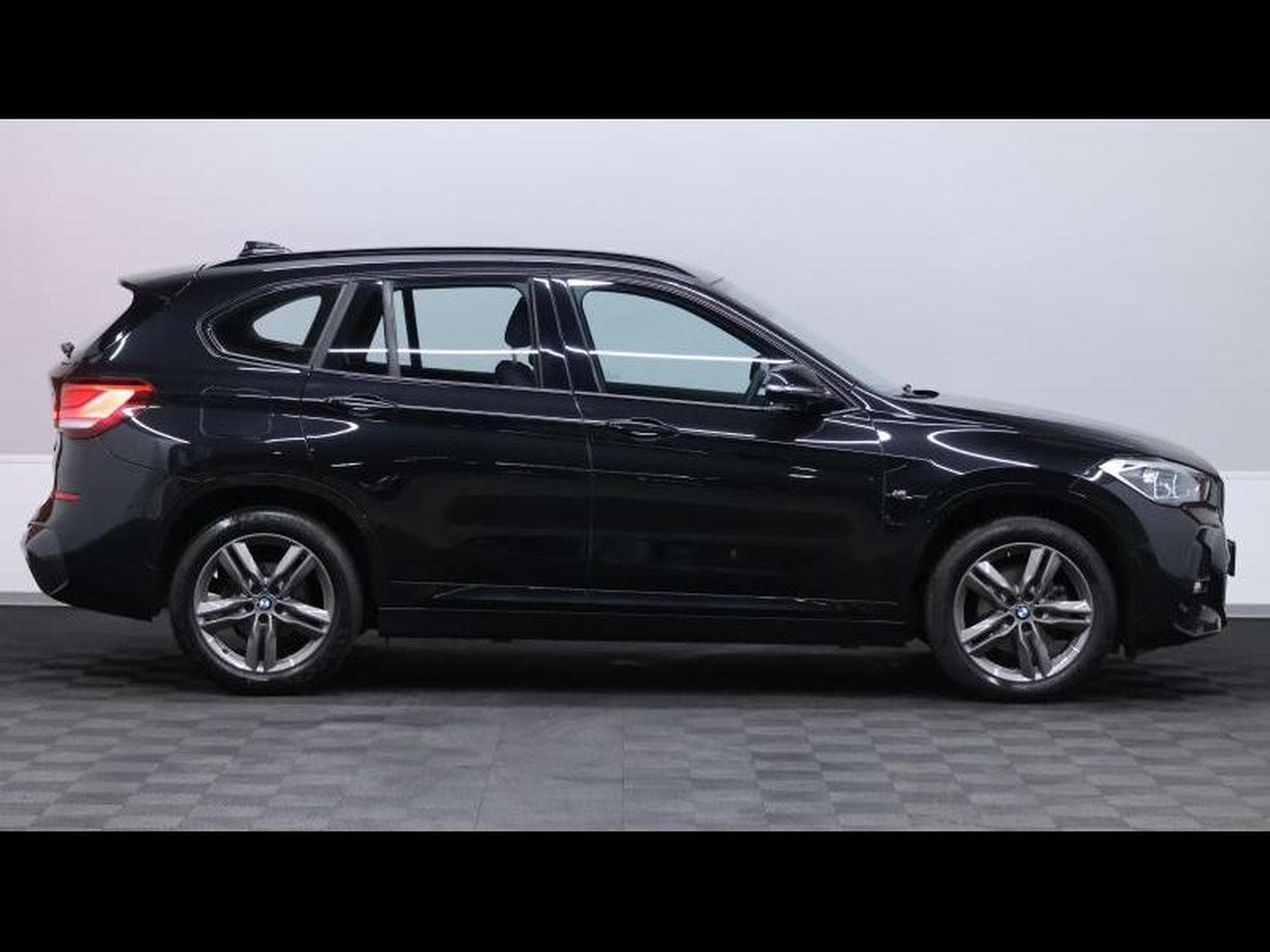 BMW X1 18i M SPORT Edition Auto (2021) - Foto 4