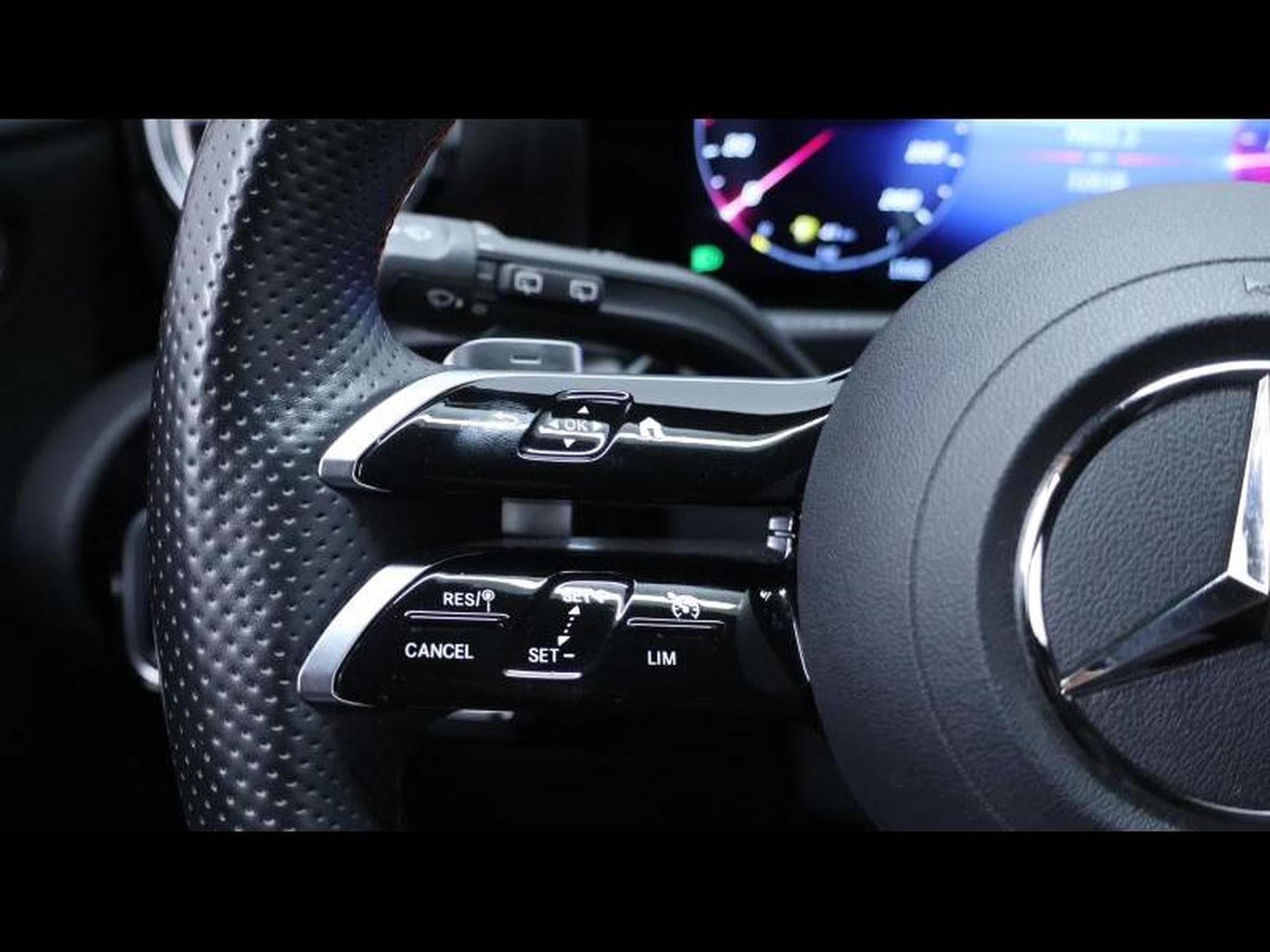 Mercedes A 180 d AMG Line 8g-DCT (2024) - Foto 17