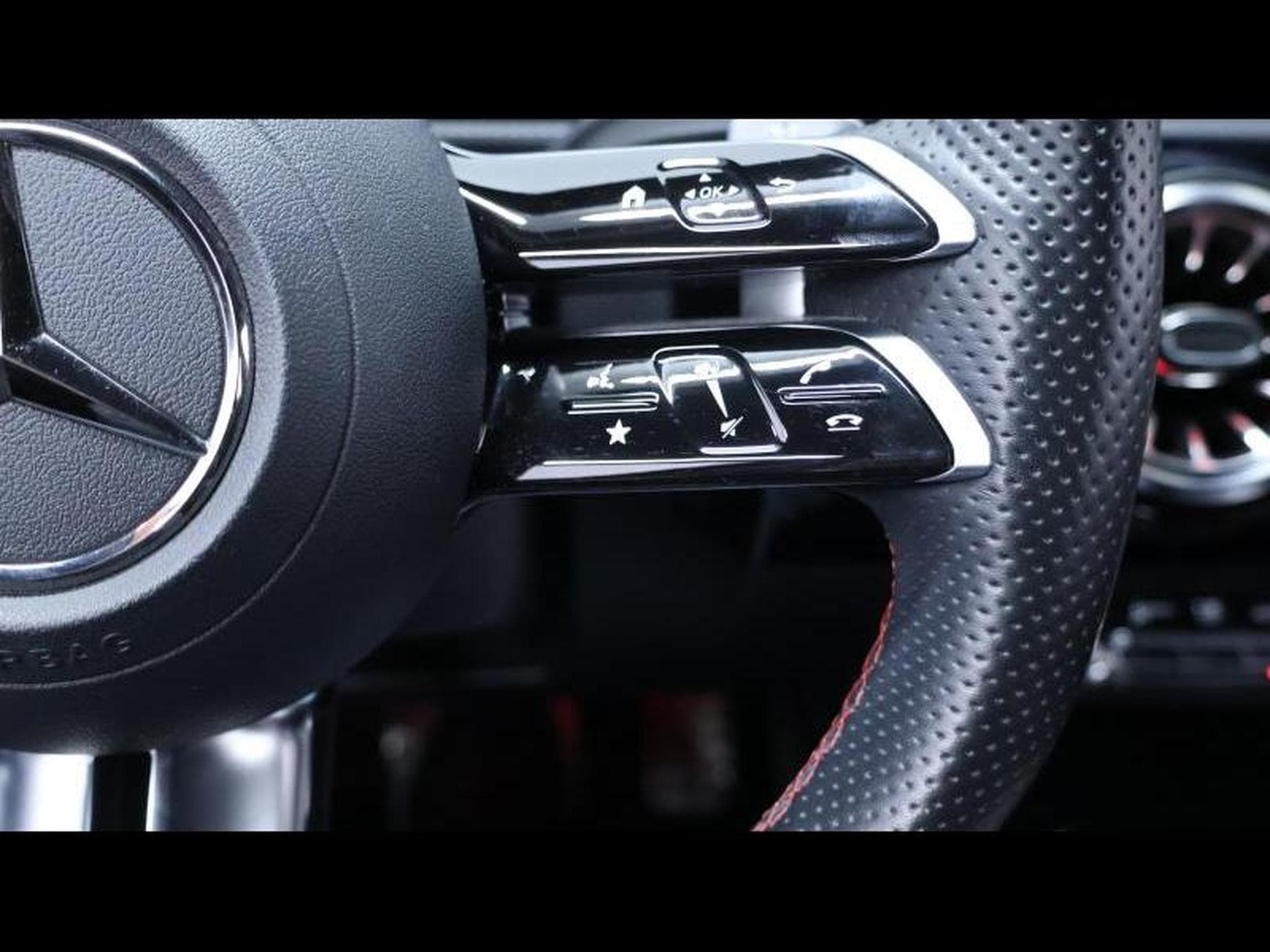 Mercedes A 180 d AMG Line 8g-DCT (2024) - Foto 18