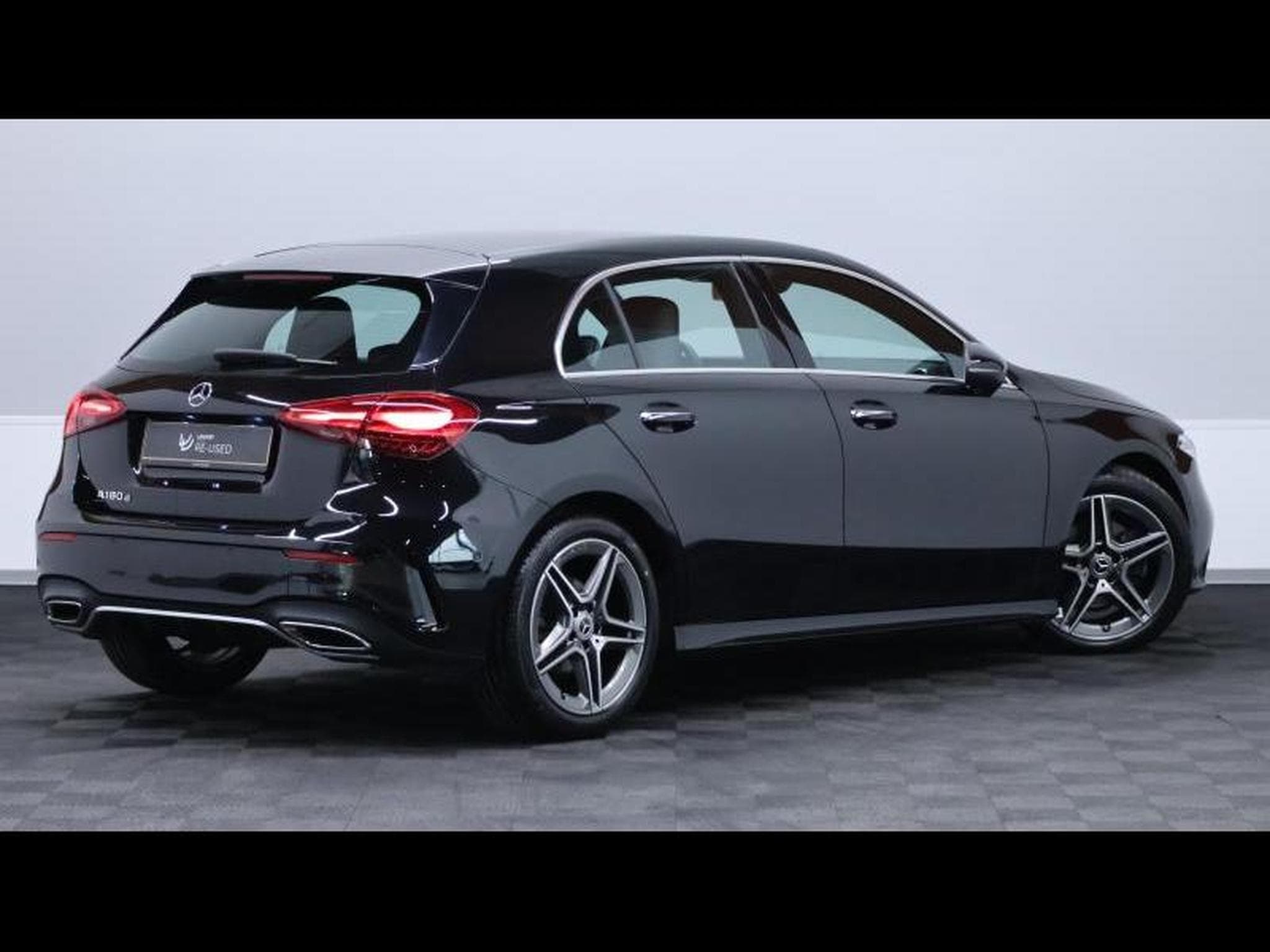 Mercedes A 180 d AMG Line 8g-DCT (2024) - Foto 5