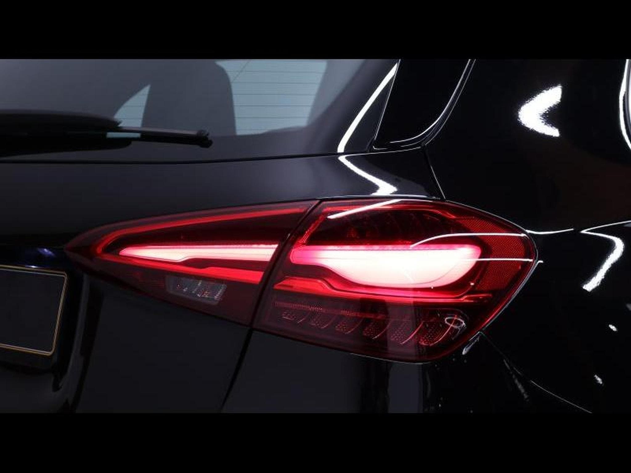 Mercedes A 180 d AMG Line 8g-DCT (2024) - Foto 9
