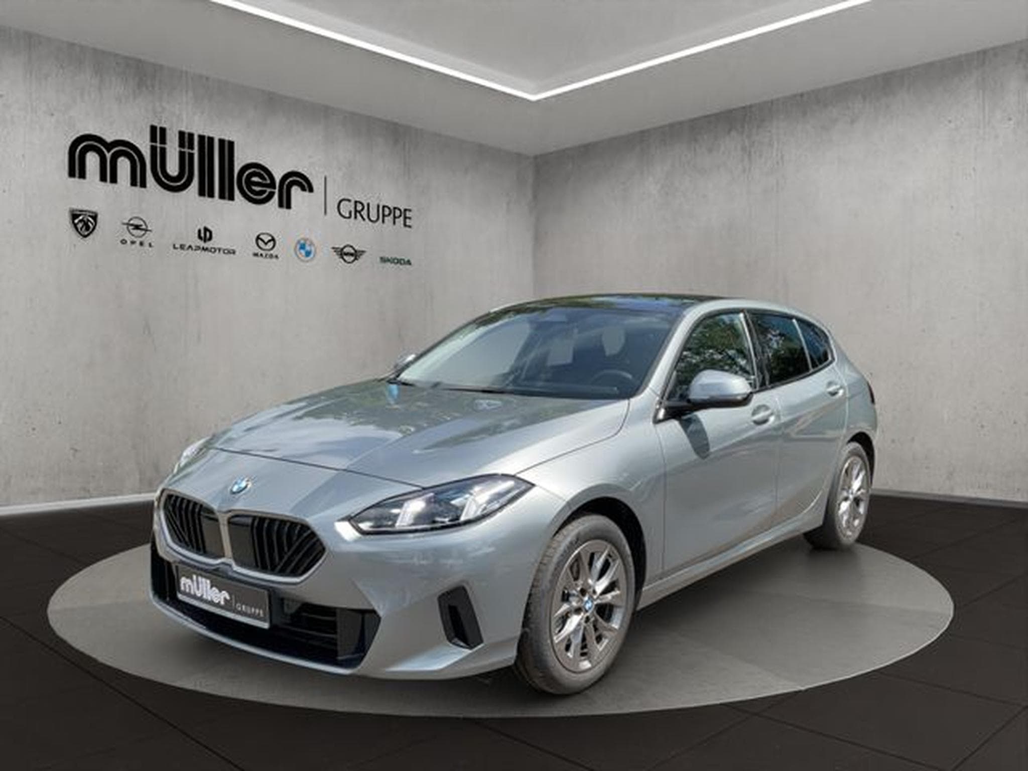 BMW 120 120d AUTOMATIK DRIV ASSIST KOMFORTZUG PARKASSIST (2025) - Foto 1