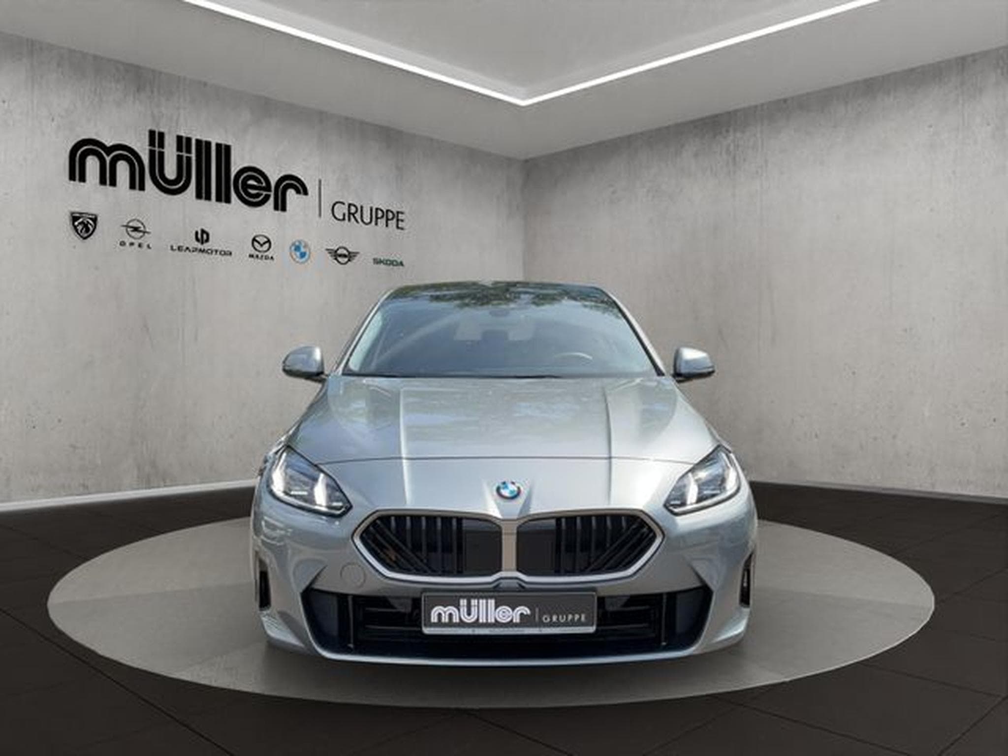 BMW 120 120d AUTOMATIK DRIV ASSIST KOMFORTZUG PARKASSIST (2025) - Foto 2
