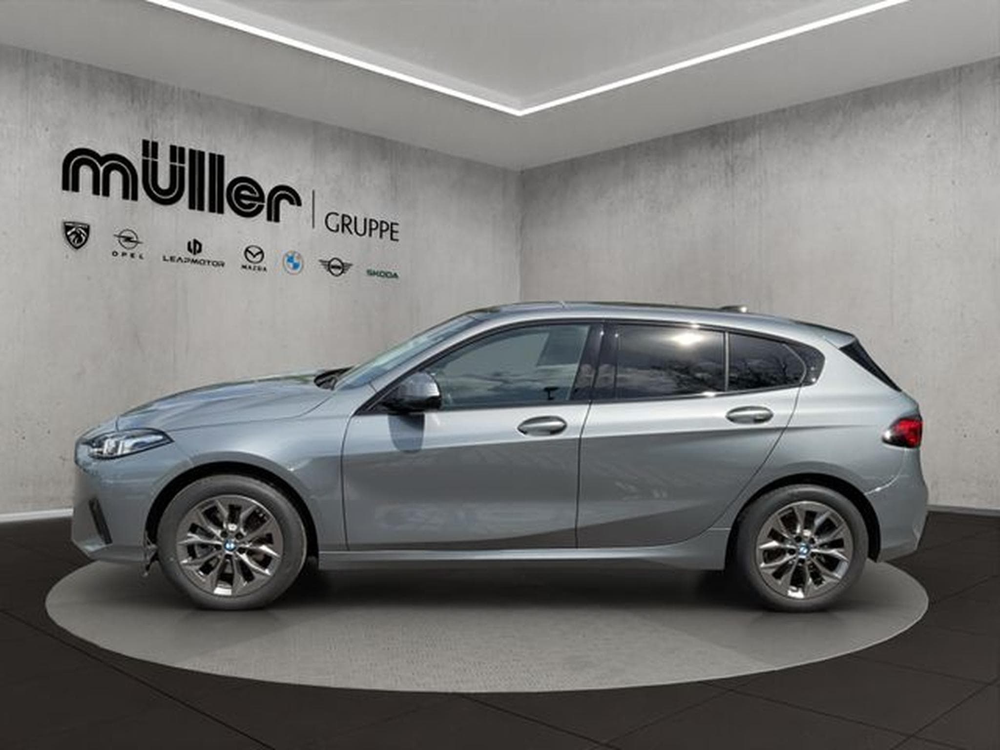 BMW 120 120d AUTOMATIK DRIV ASSIST KOMFORTZUG PARKASSIST (2025) - Foto 3