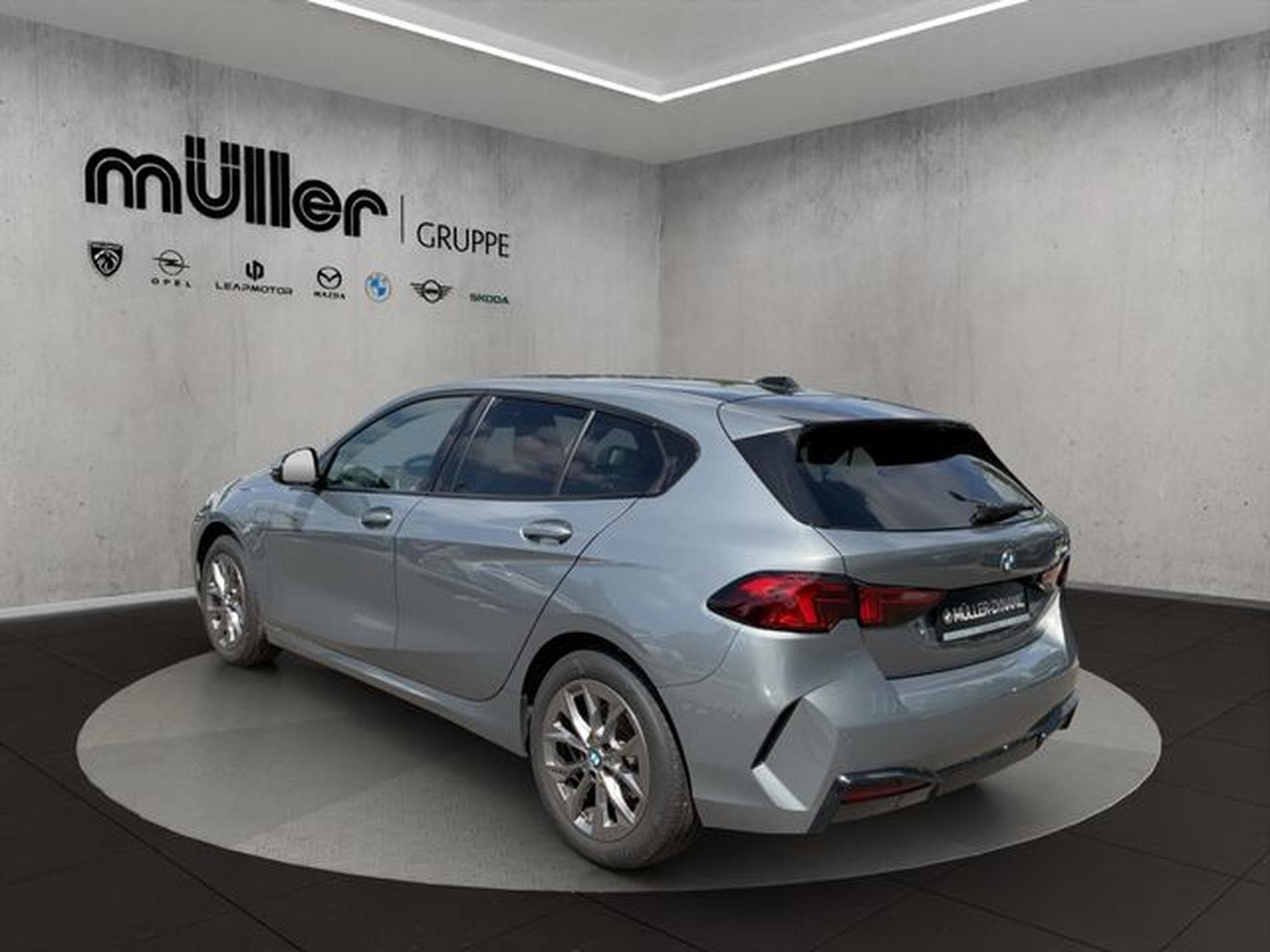 BMW 120 120d AUTOMATIK DRIV ASSIST KOMFORTZUG PARKASSIST (2025) - Foto 4