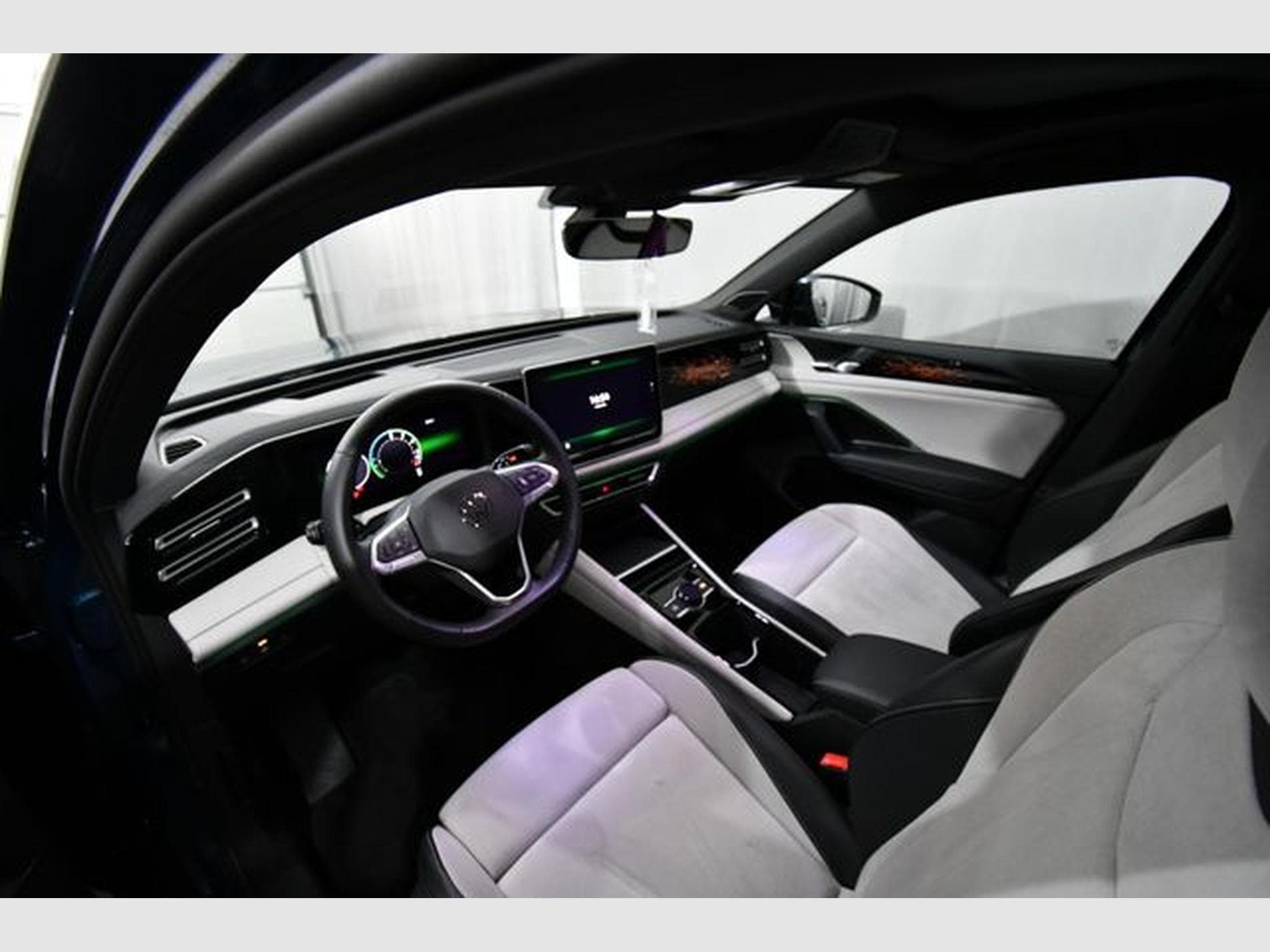 VW Tiguan Tiguan 1.5 TSI eHybrid 200 kW Elegance, AHK, DCC (2025) - Foto 7