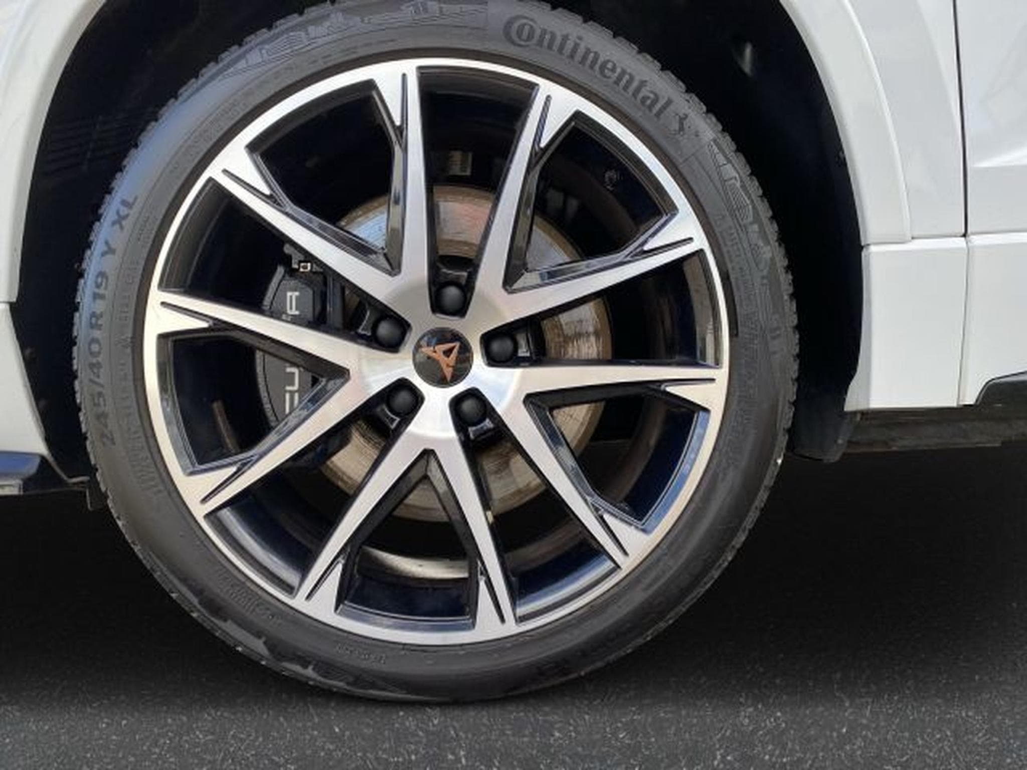 Cupra Ateca Ateca 2.0 TSI DSG 4Drive NAV LED AHK Beats PANO (2020) - Foto 9