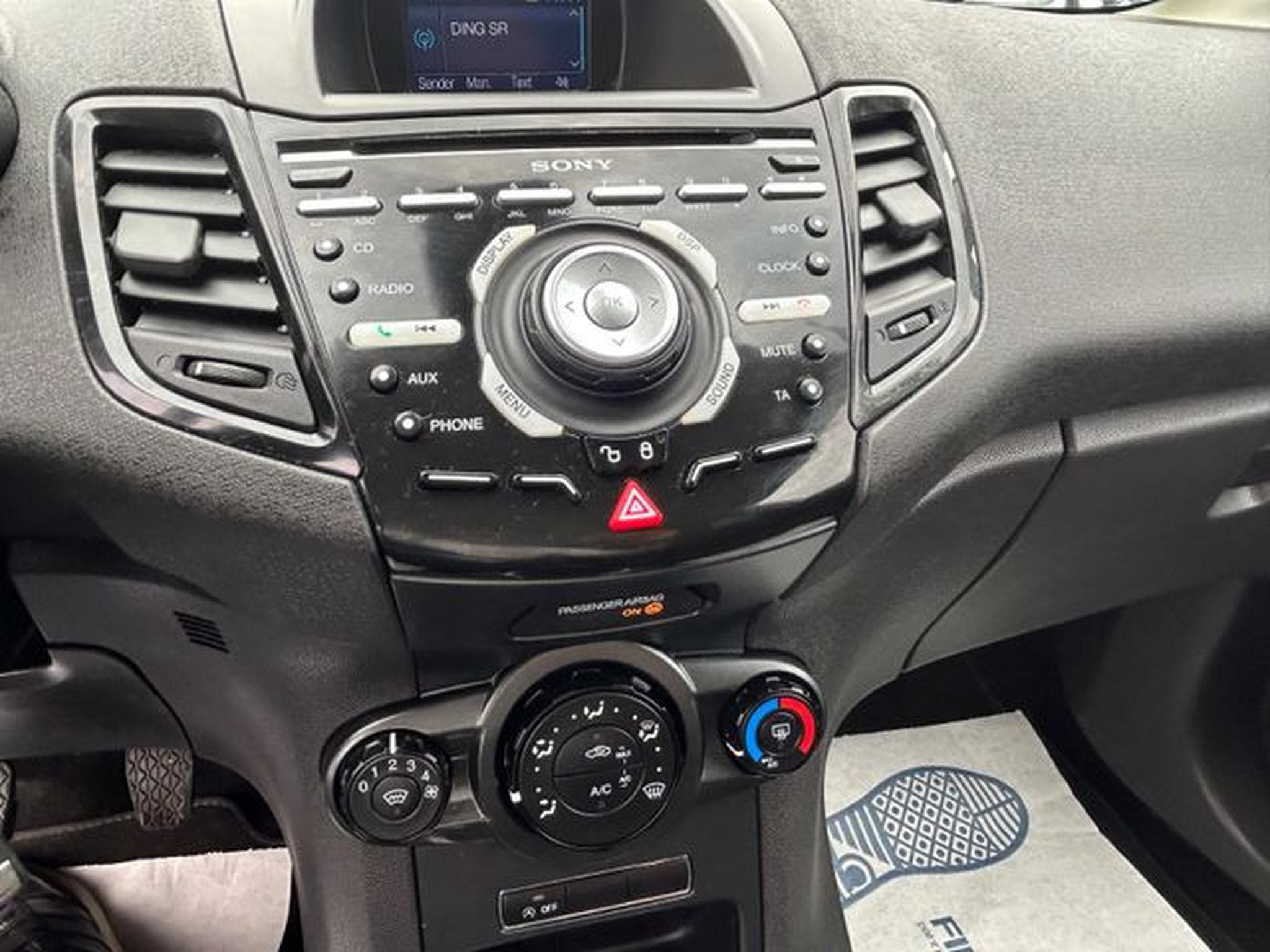 Ford Fiesta Fiesta Trend Sport *Klima*Bluetooth*Euro5* (2014) - Foto 12
