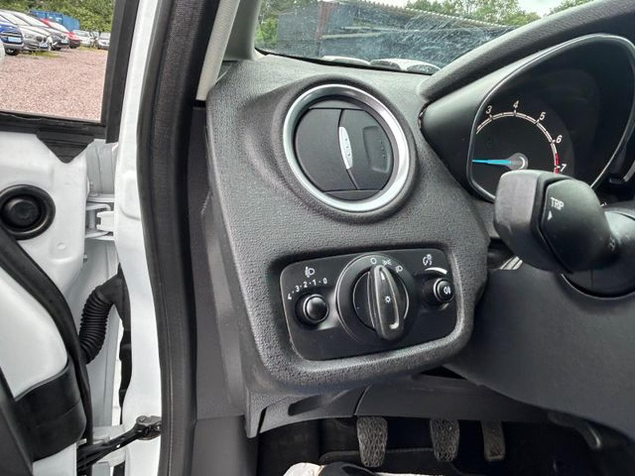 Ford Fiesta Fiesta Trend Sport *Klima*Bluetooth*Euro5* (2014) - Foto 14