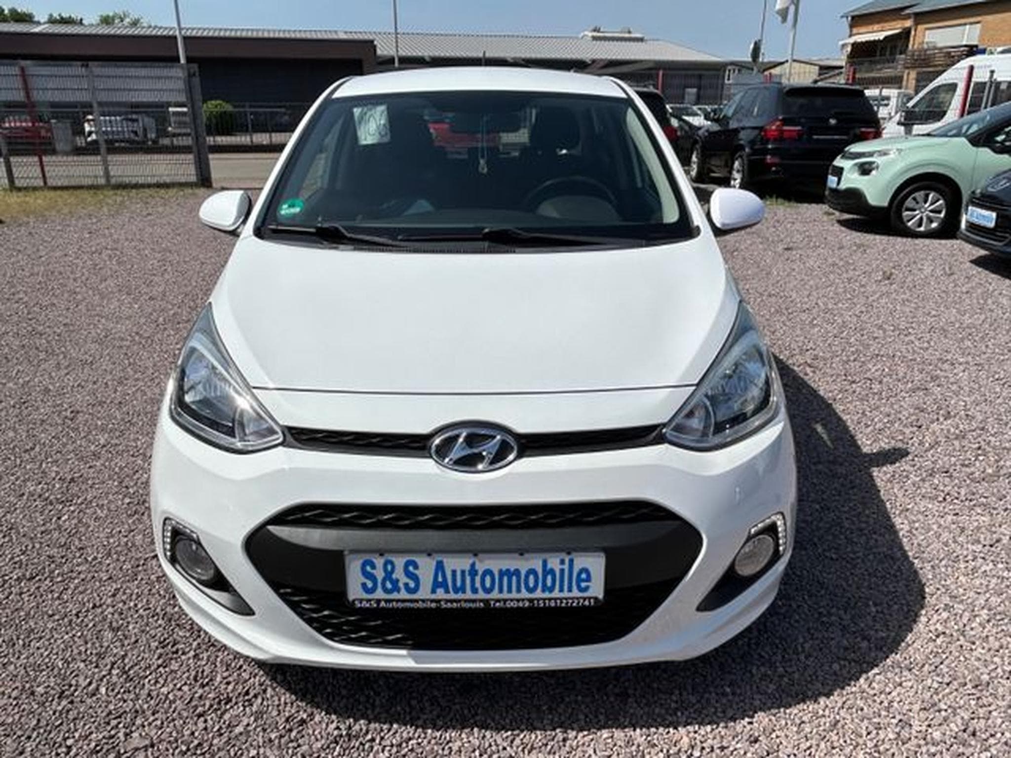 Hyundai i10 i10 YES! *LED*SHZ*Bluetooth*MFL*Tempomat*Euro6* (2015) - Foto 2