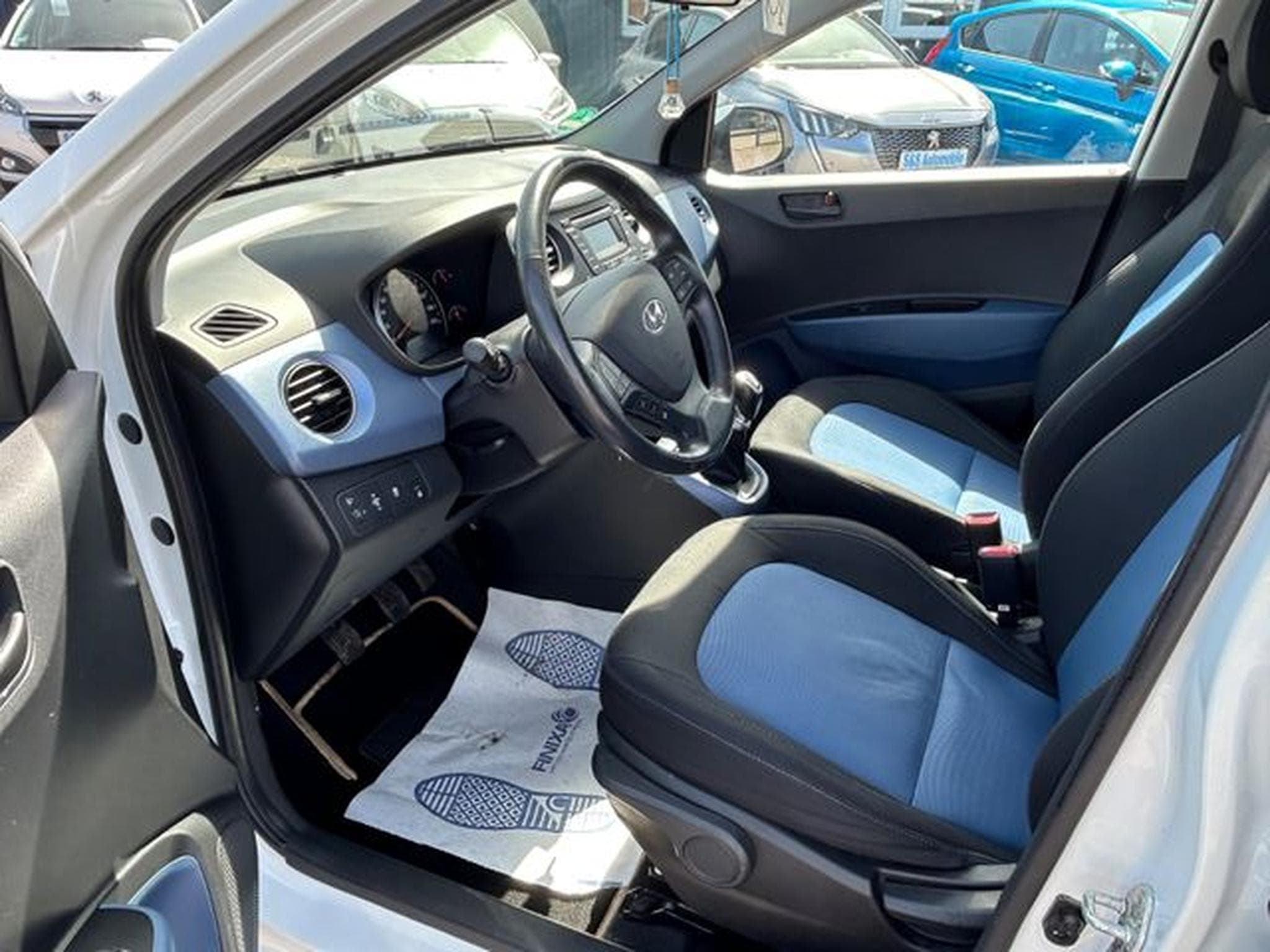 Hyundai i10 i10 YES! *LED*SHZ*Bluetooth*MFL*Tempomat*Euro6* (2015) - Foto 7