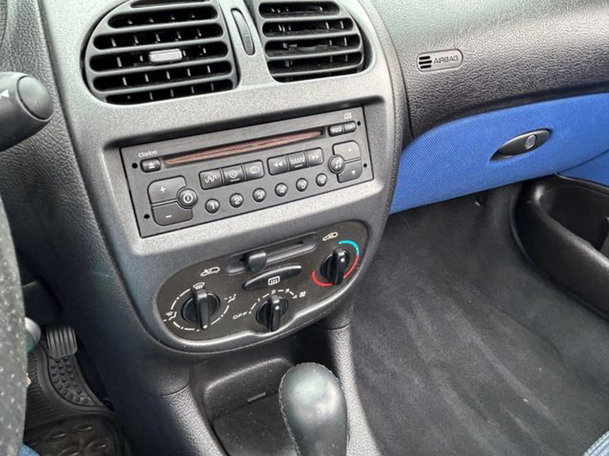 Peugeot 206 206 CC Sport 1.6 *Automatik* (2003) - Photo 11