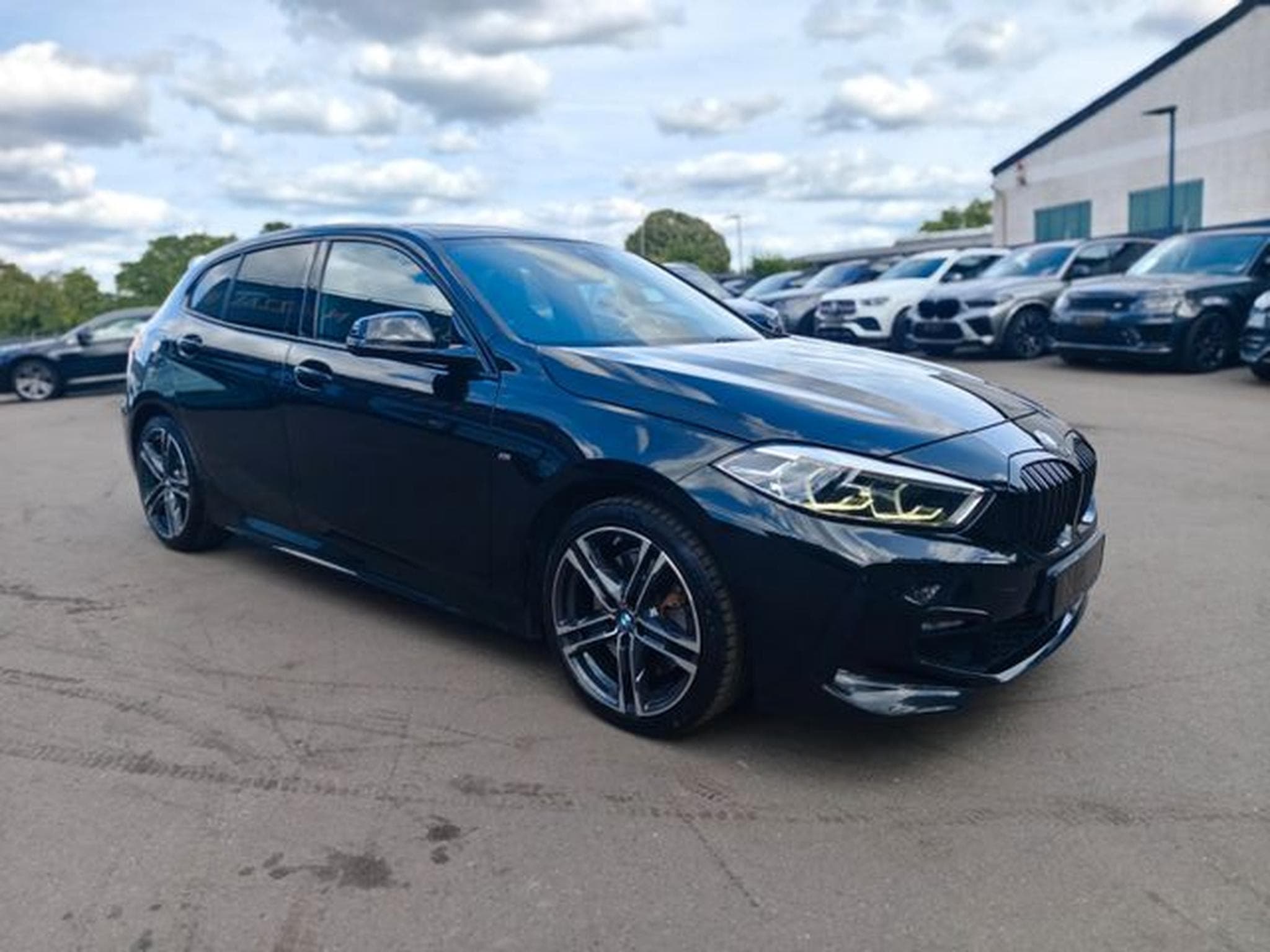 BMW 120 120I M SPORTPAKET *SHADOW*NAVI*LED*ALCANTARA*TOP (2022) - Photo 5