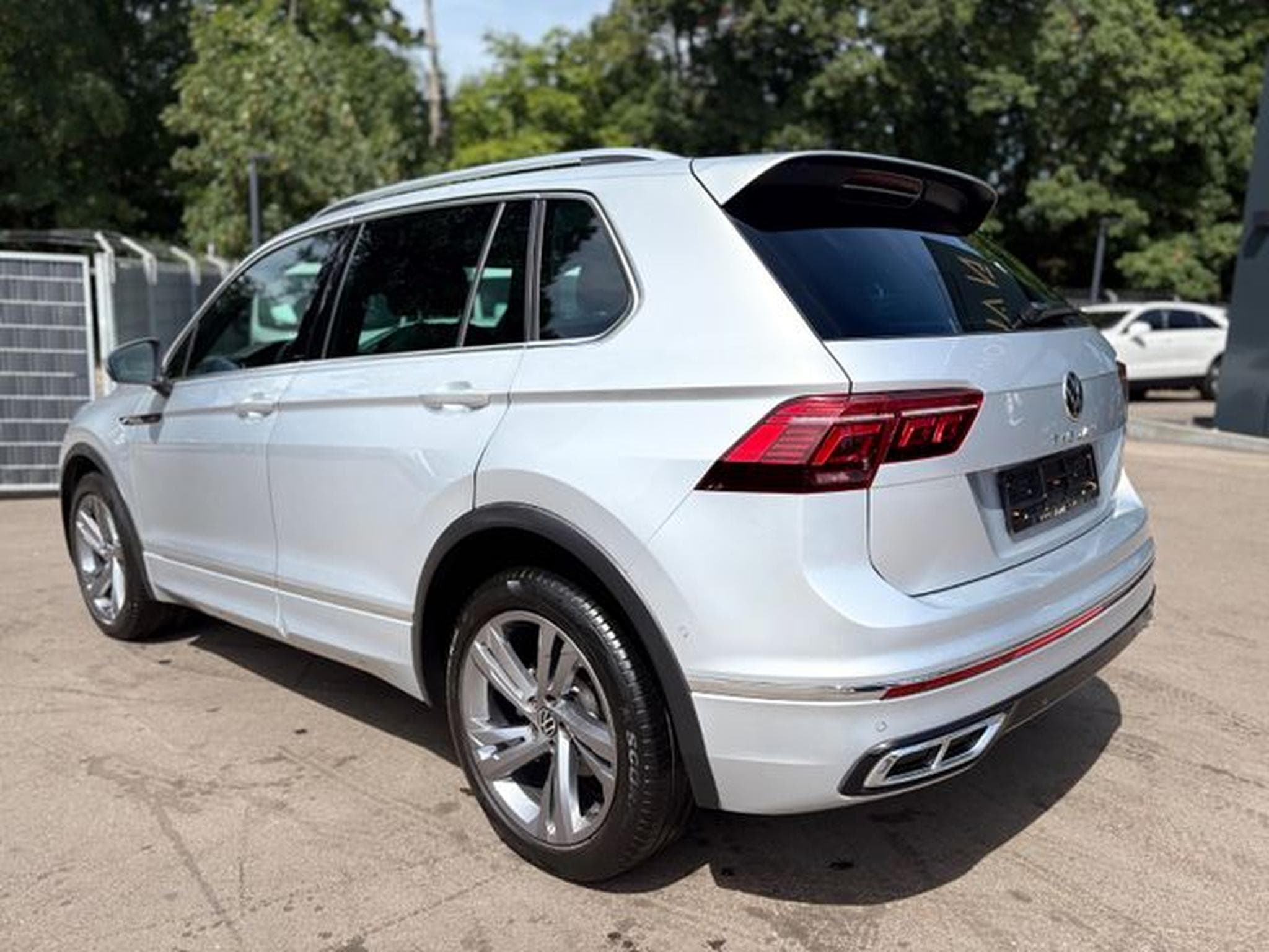 VW Tiguan TIGUAN R-LINE 4MOTION *AUT*LED*KAM*SHZ*LEDER* (2021) - Foto 10