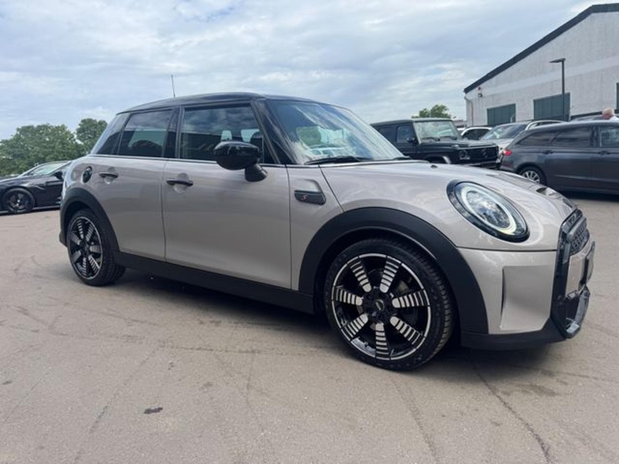MINI Cooper COOPER S FACELIFT *TRIM*2.HD*AUT*PANO*5.TRG*TOP (2021) - Photo 7