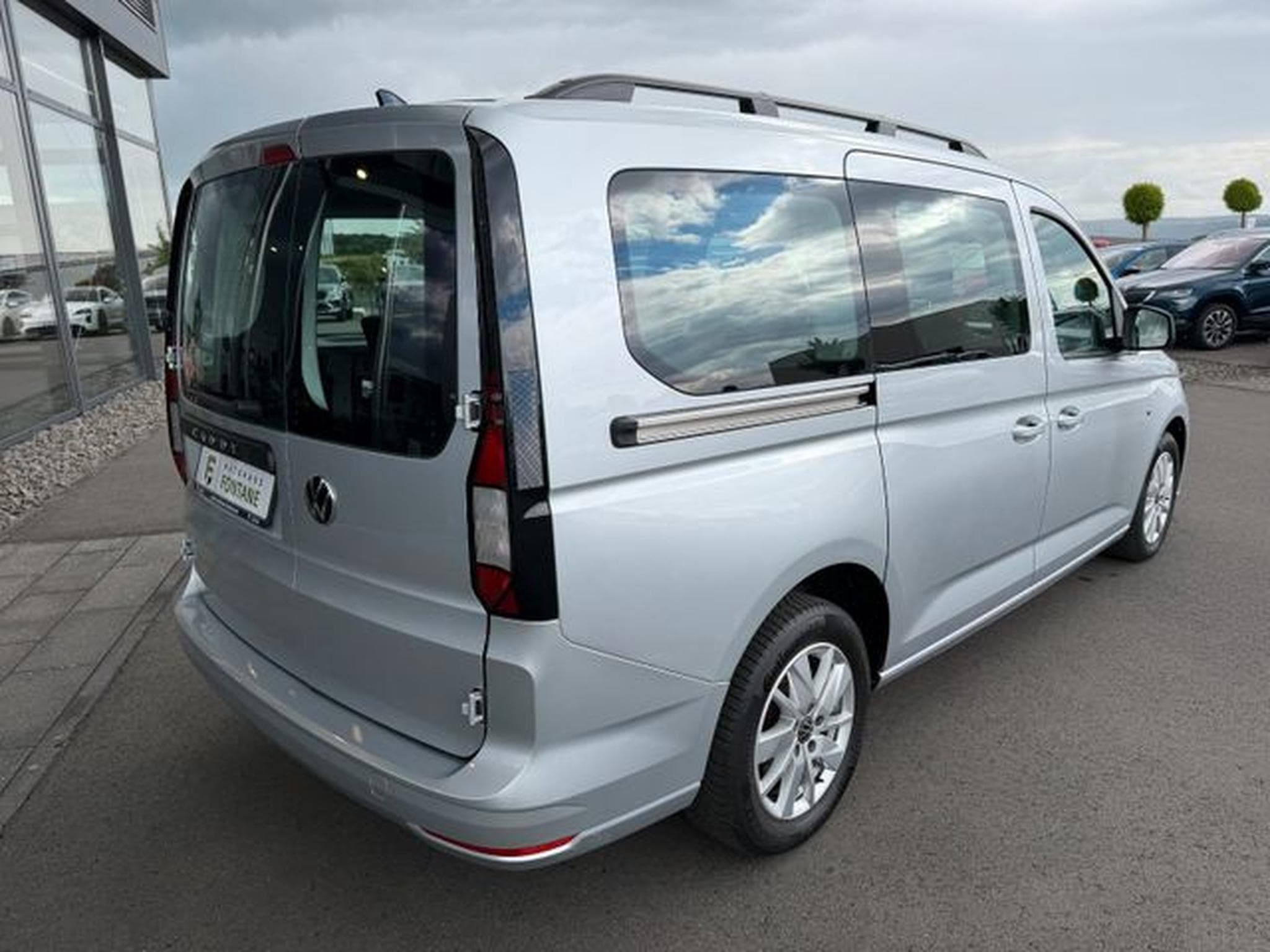 VW Caddy Caddy 2,0TDi Maxi 7-Sitze Schalter Carplay (2021) - Photo 5