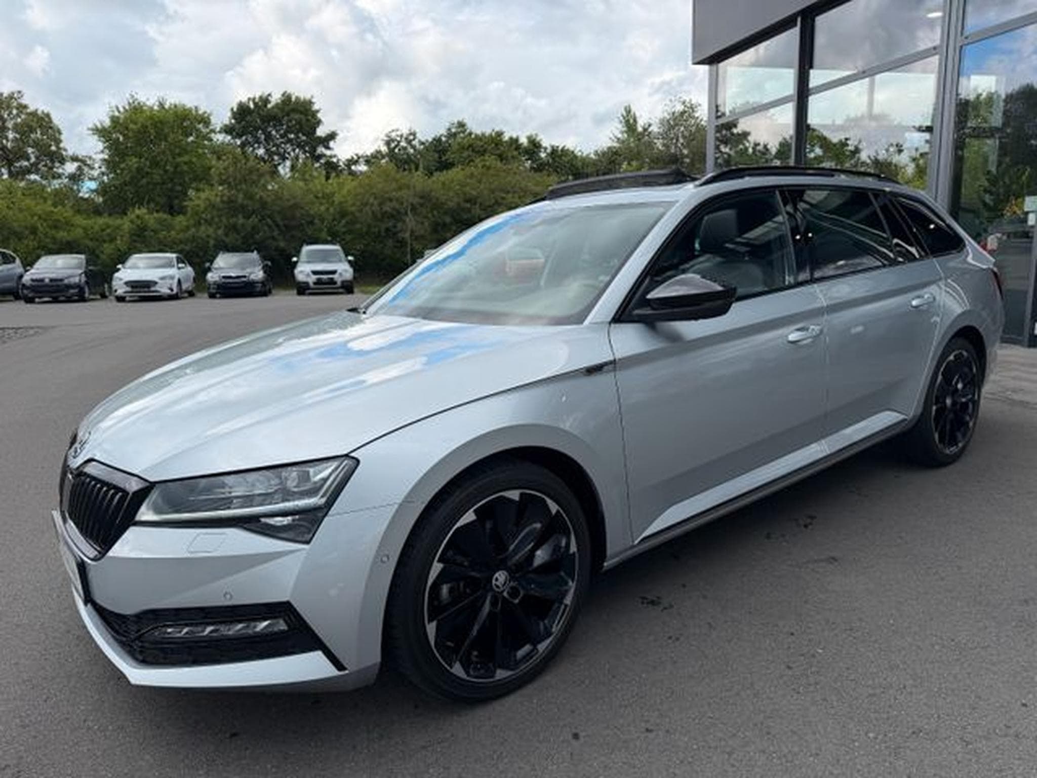 Skoda Superb Superb Kombi 2,0TDi Sportline 4x4 AHK Pano Canto (2023) - Foto 1