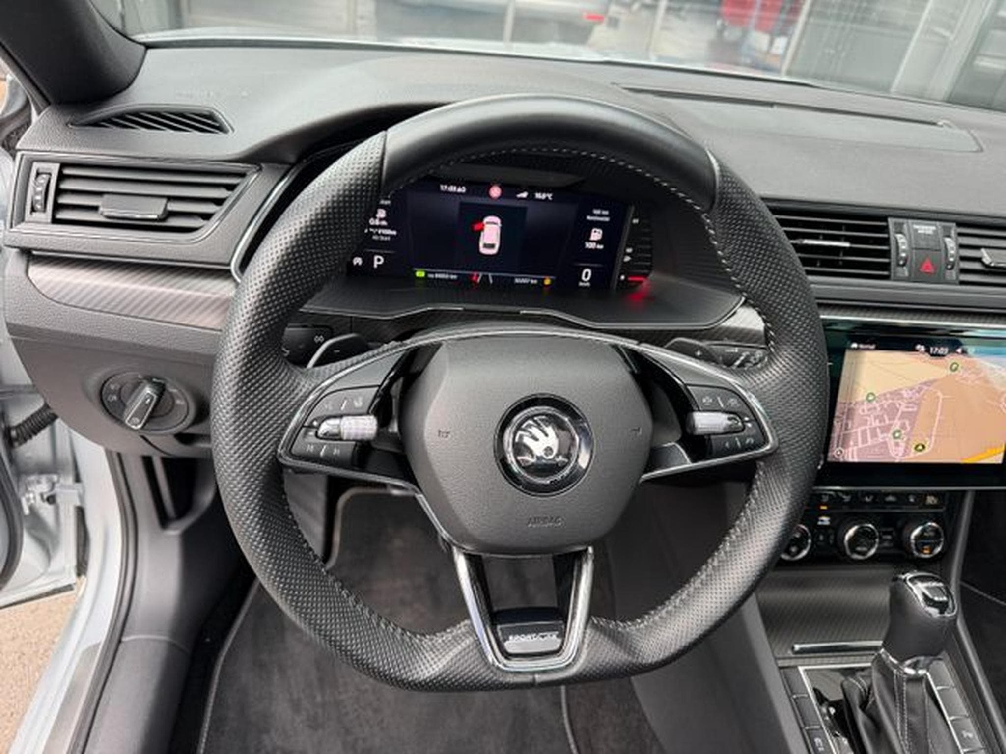 Skoda Superb Superb Kombi 2,0TDi Sportline 4x4 AHK Pano Canto (2023) - Foto 12