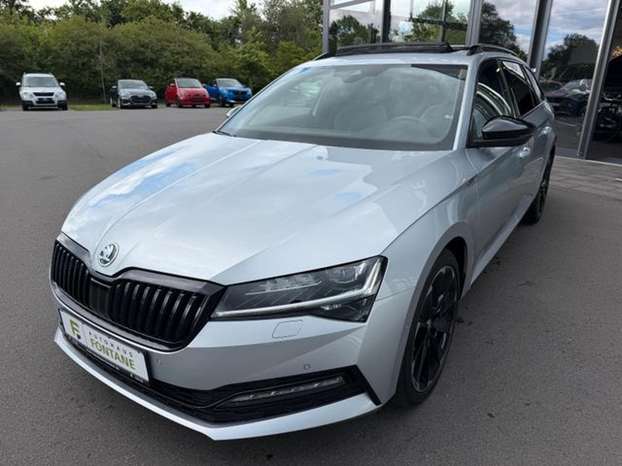Skoda Superb Superb Kombi 2,0TDi Sportline 4x4 AHK Pano Canto (2023) - Foto 2
