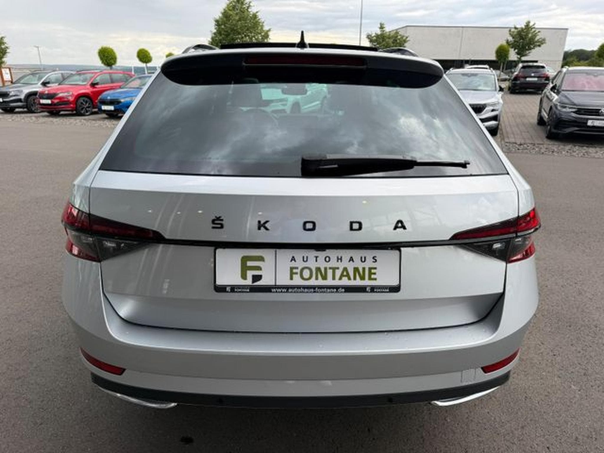 Skoda Superb Superb Kombi 2,0TDi Sportline 4x4 AHK Pano Canto (2023) - Foto 7