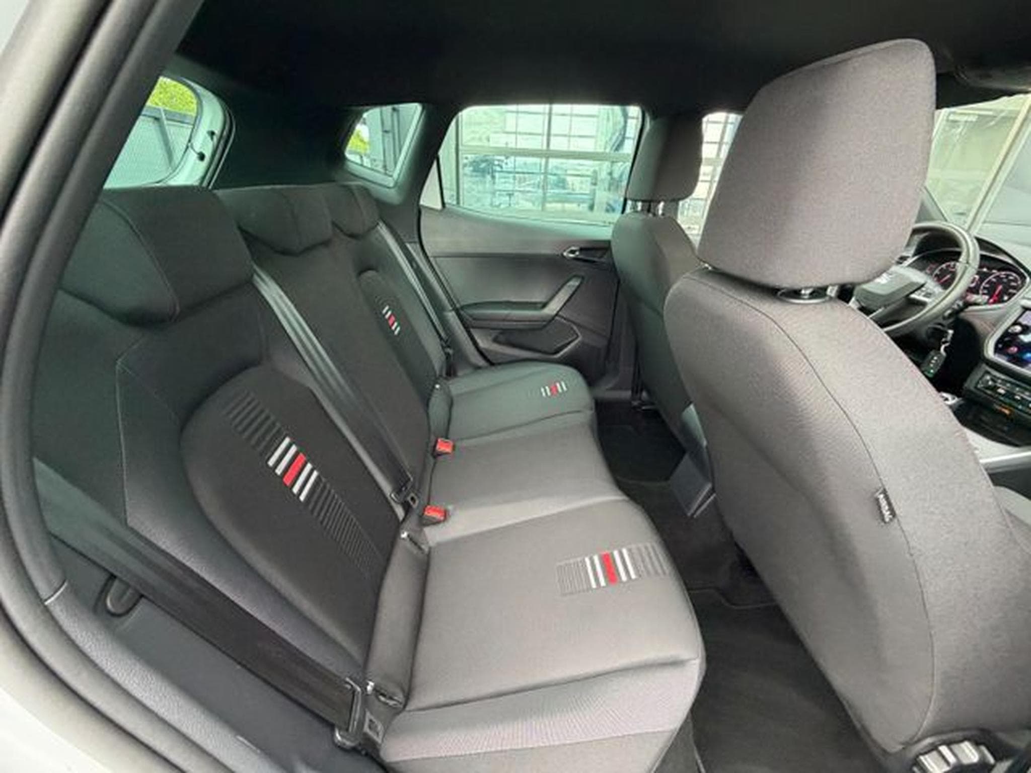 Seat Arona Arona TSi Schalter FR 18" Sitzhz Kamera LED (2020) - Photo 15