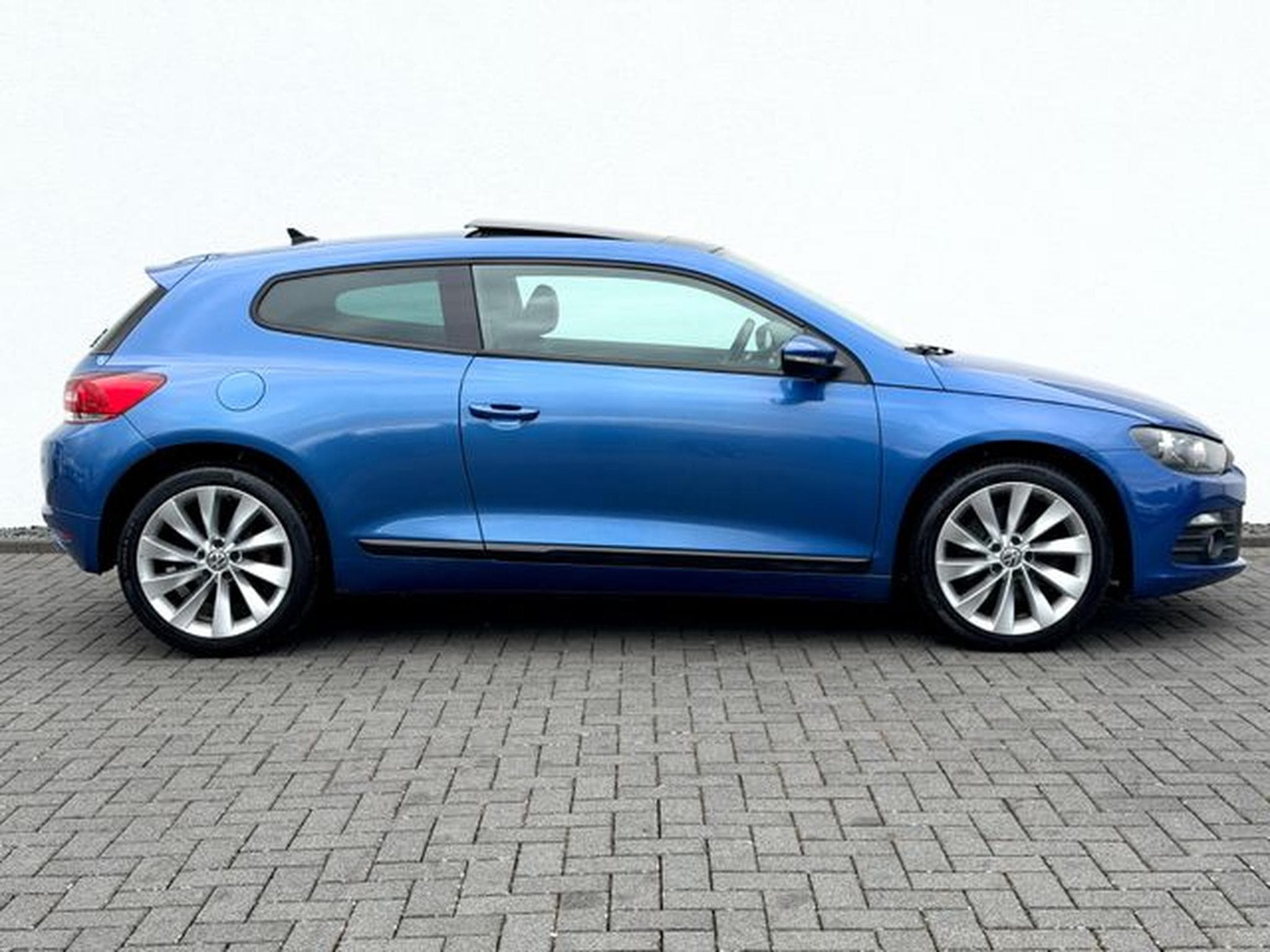 VW Scirocco Scirocco 1.4 TSI *Garantie*Navi*Bi-Xenon*Blueto* (2013) - Foto 4