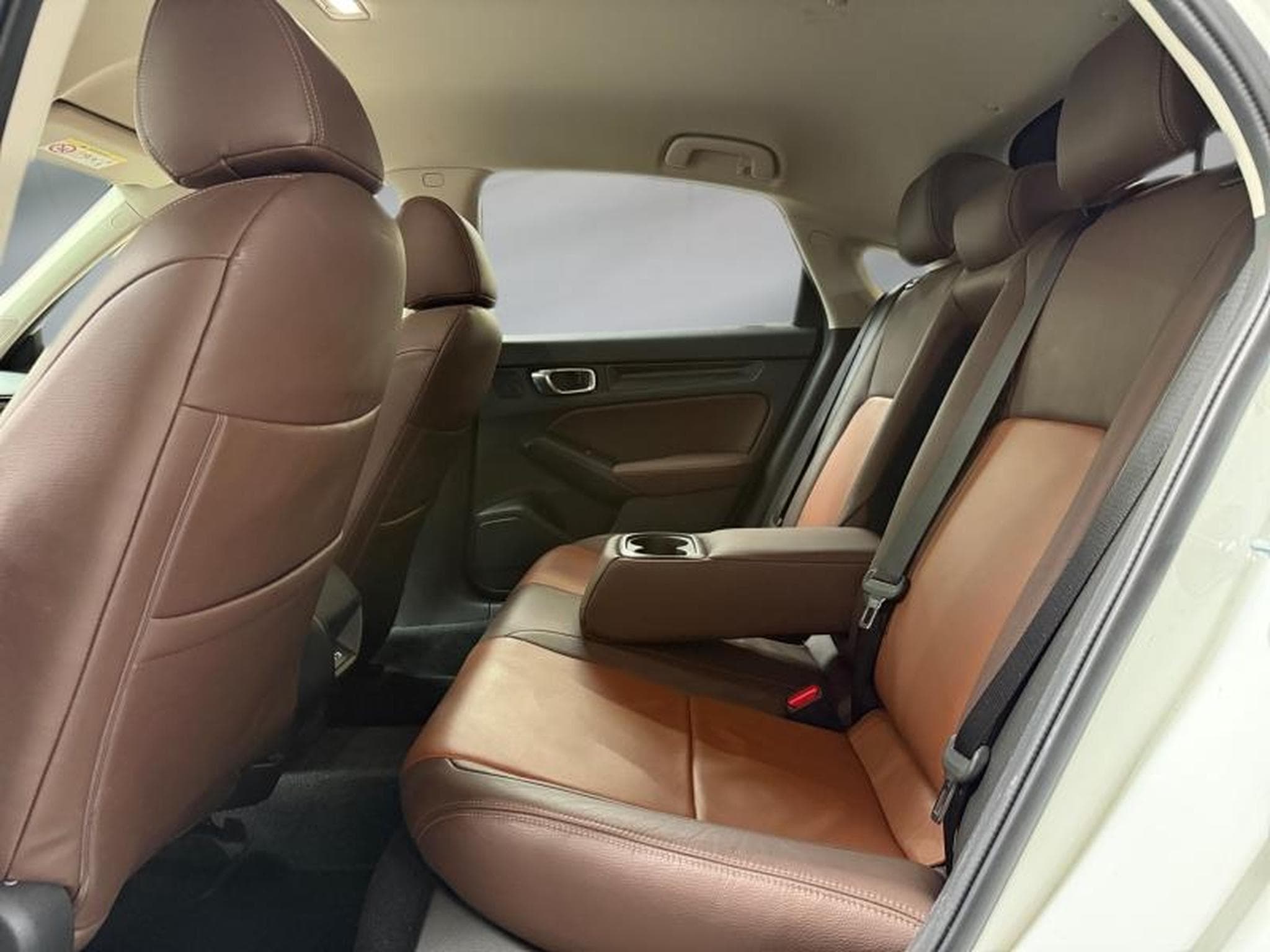 Honda Civic 2.0 i-MMD 184ch e:HEV ELEGANCE CUIR (2023) - Photo 11