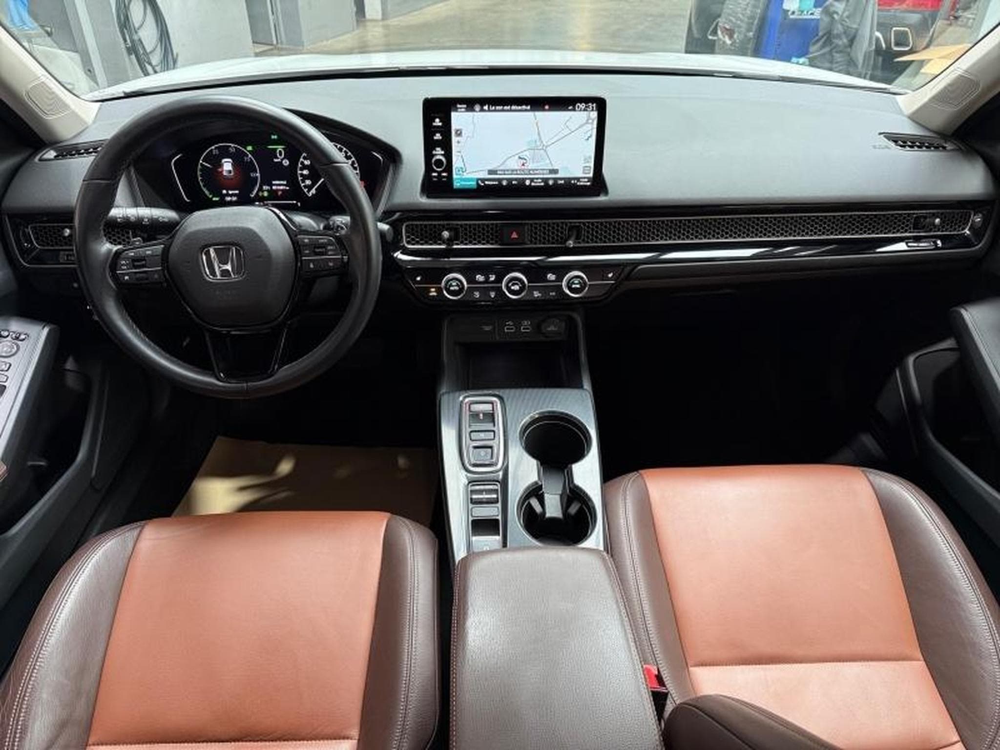 Honda Civic 2.0 i-MMD 184ch e:HEV ELEGANCE CUIR (2023) - Photo 9