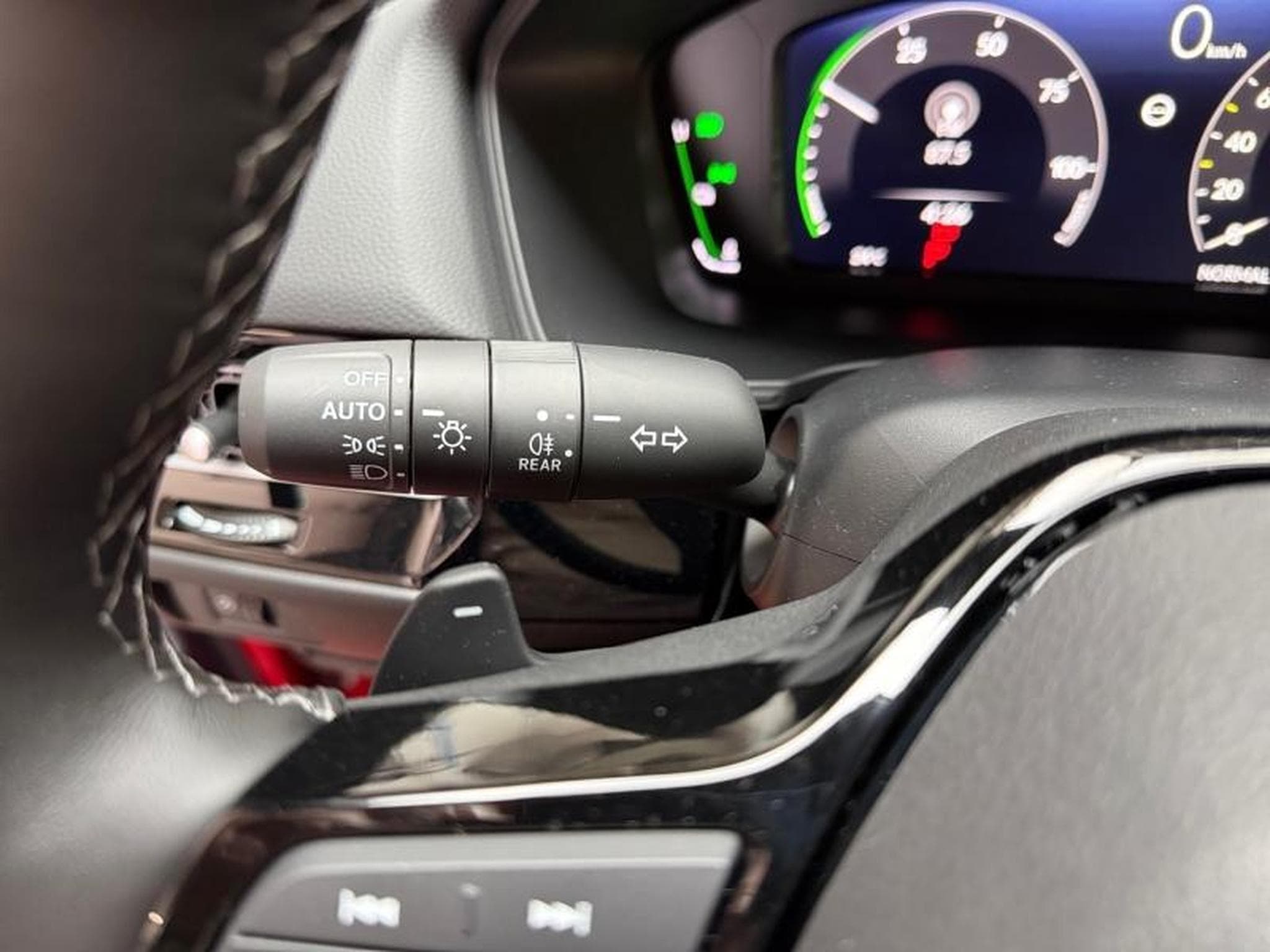 Honda Civic 2.0 i-MMD 184ch e:HEV Sport Standard (2026) - Photo 18