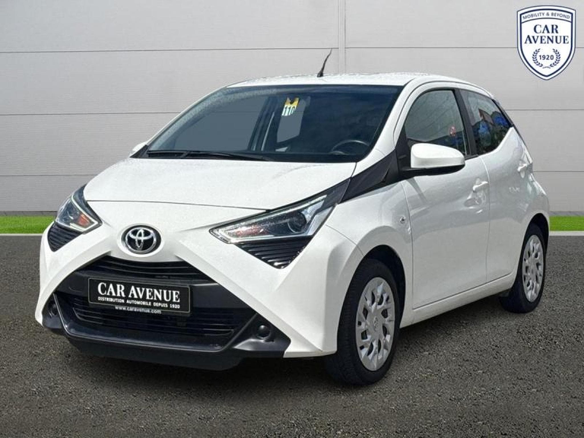 TOYOTA Aygo 1.0 VVT-i 72ch x-play 5p (2020) - Photo 1