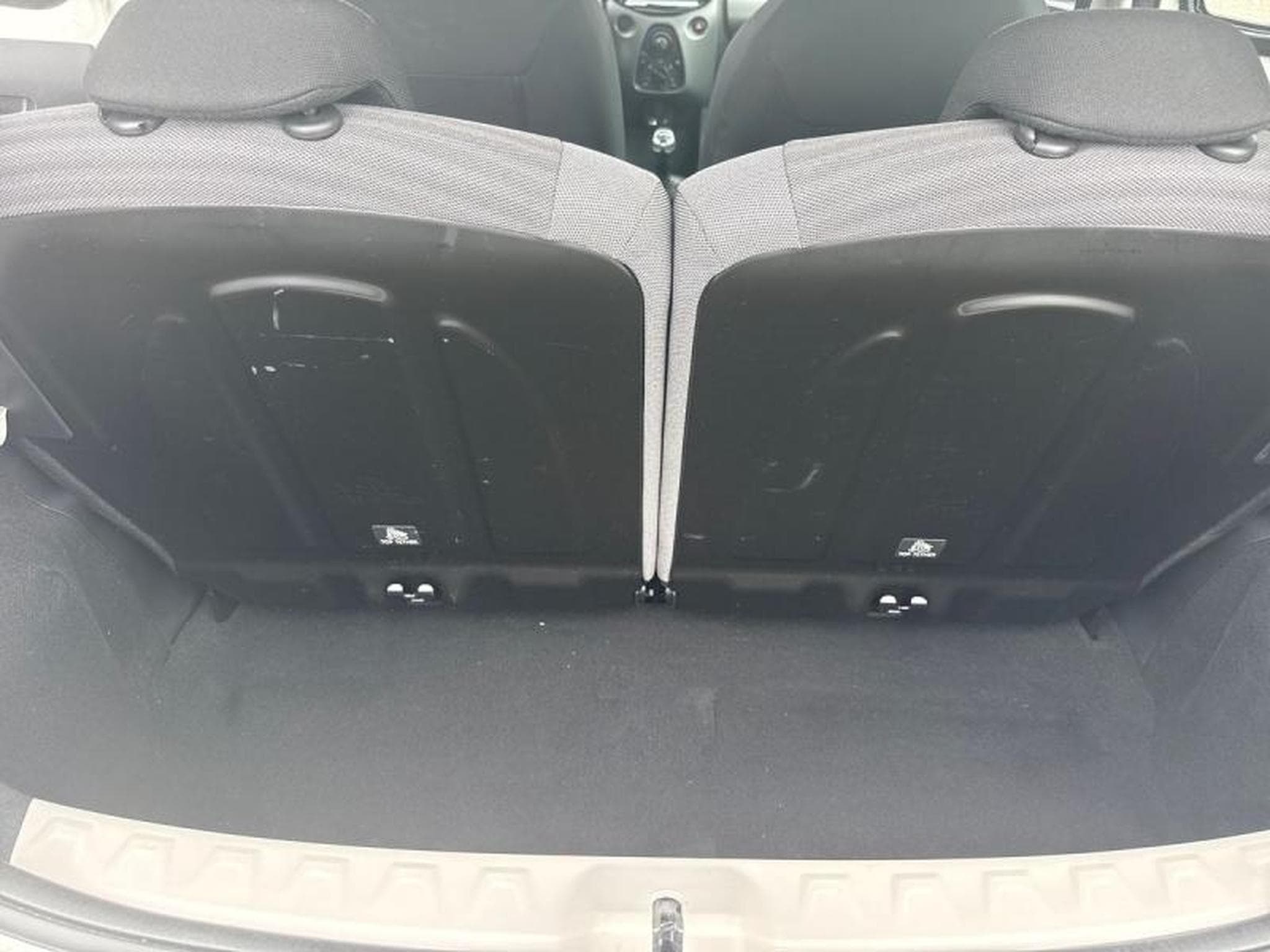 TOYOTA Aygo 1.0 VVT-i 72ch x-play 5p (2020) - Photo 6