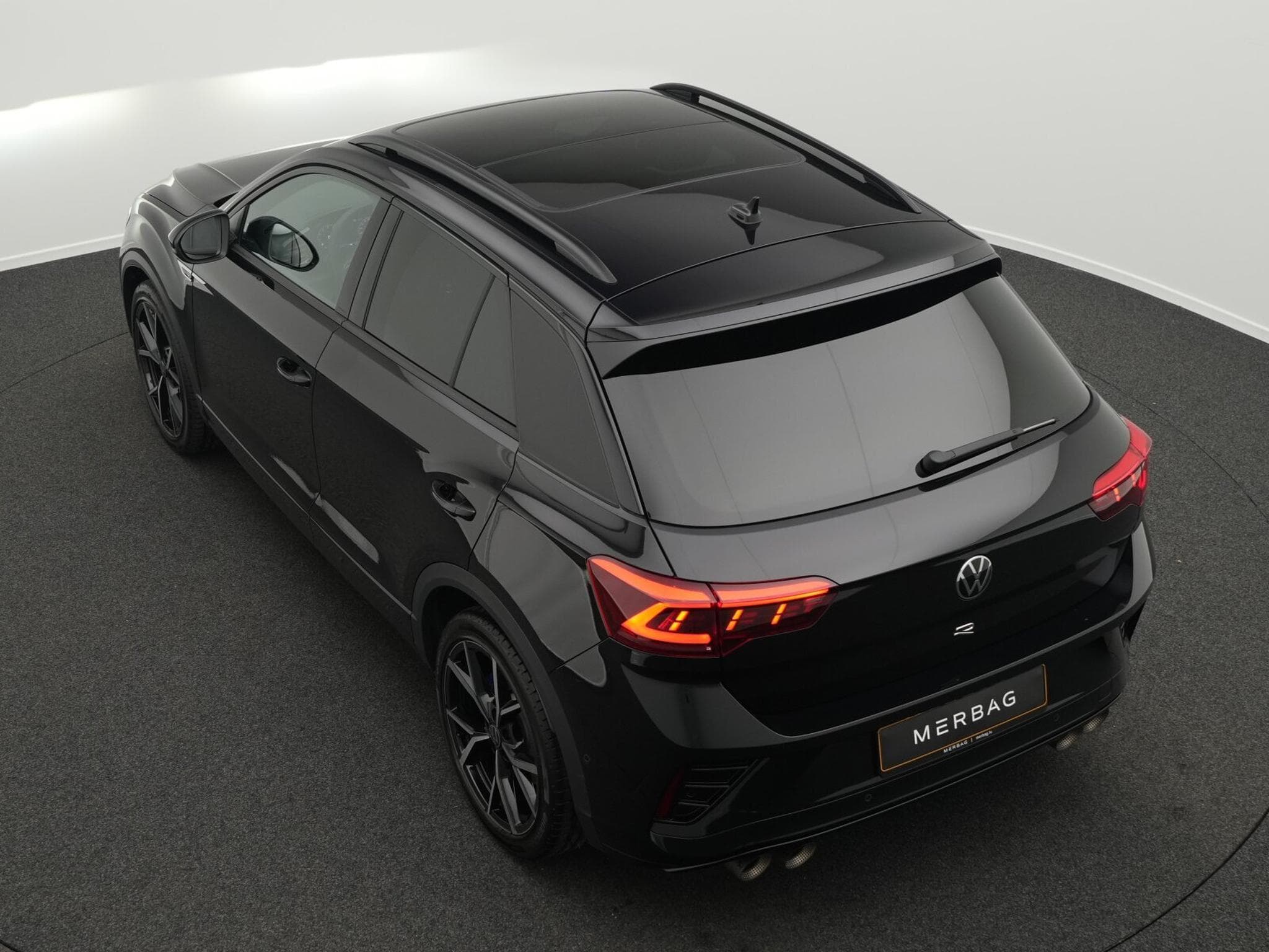 VW T-Roc 2.0 TSI R 4Motion IQ Light+Pano+19" (2024) - Photo 11