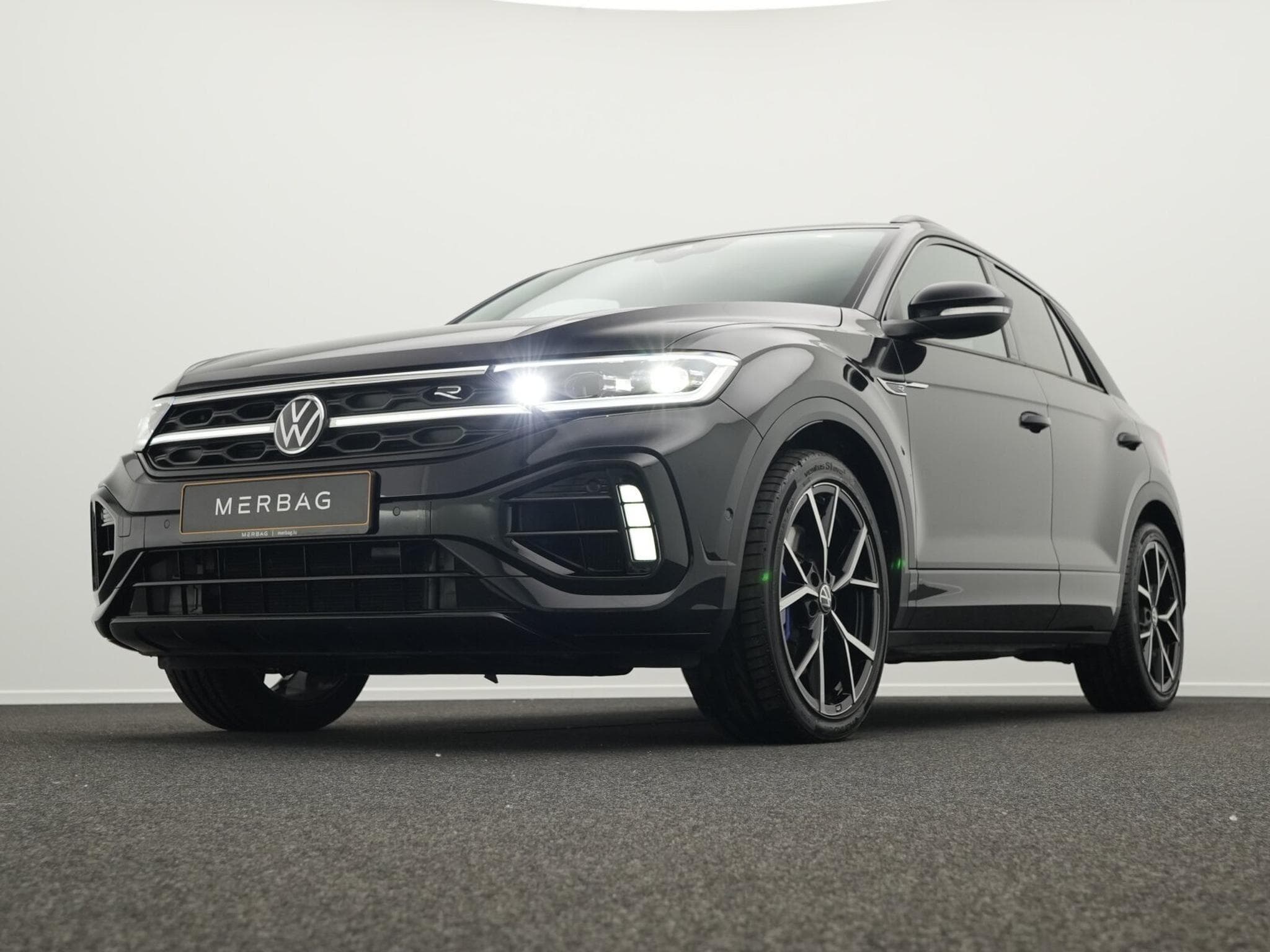 VW T-Roc 2.0 TSI R 4Motion IQ Light+Pano+19" (2024) - Photo 8