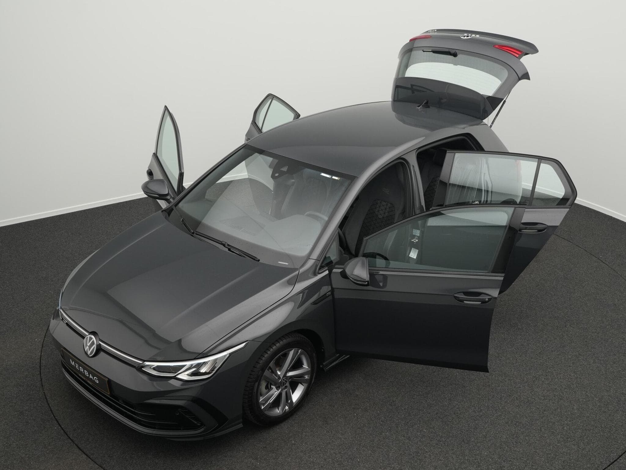 VW Golf VIII 1.5 eTSI R-Line (2024) - Photo 12