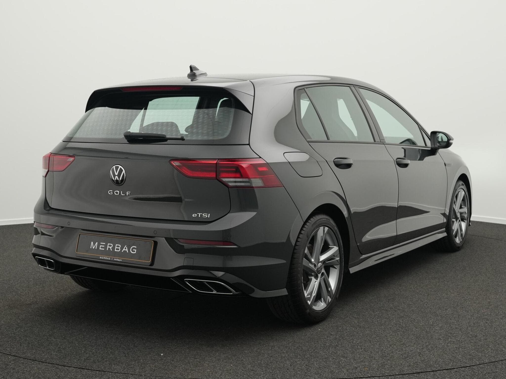 VW Golf VIII 1.5 eTSI R-Line (2024) - Photo 3