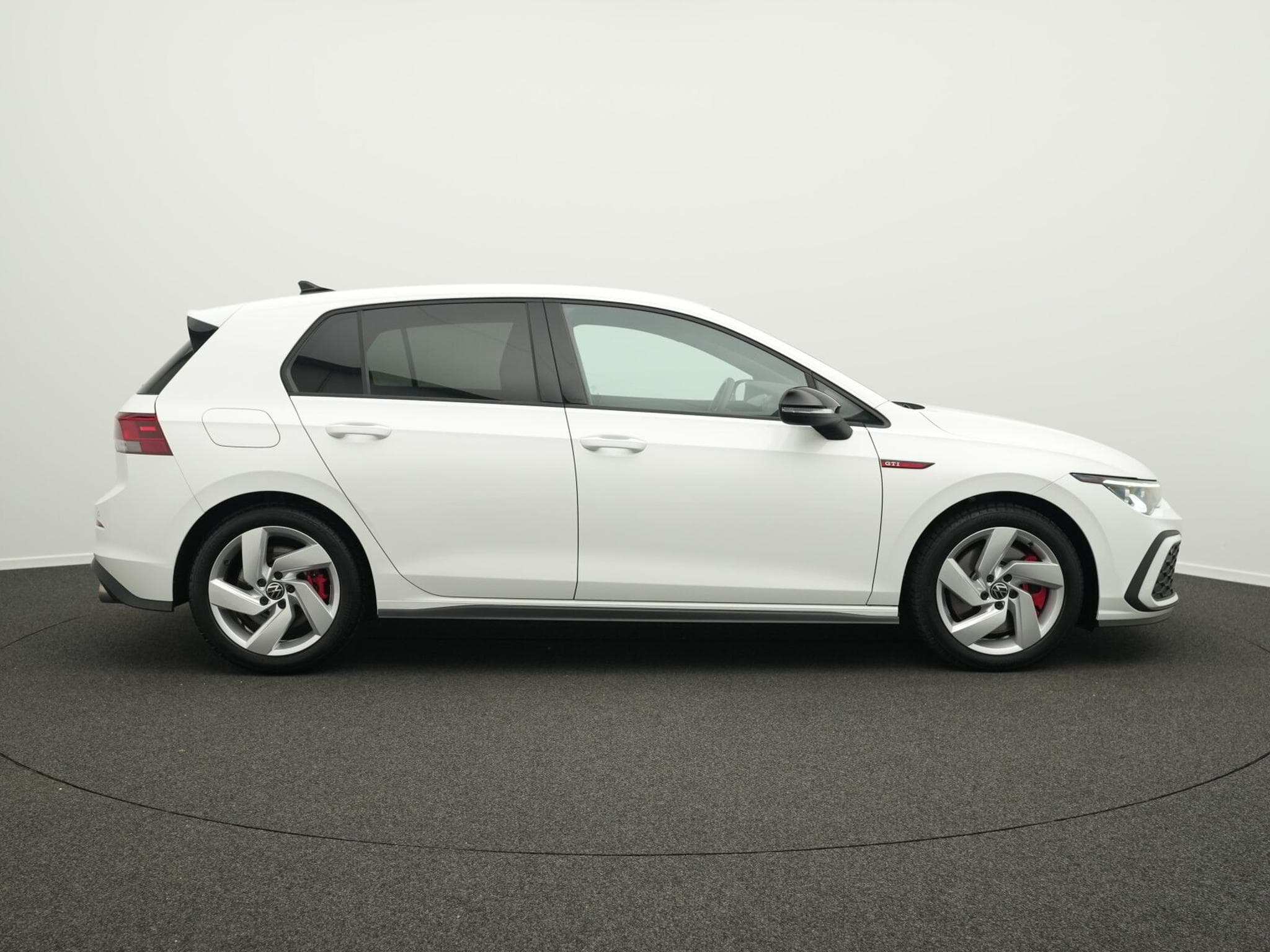 VW Golf VIII 2.0 TSI GTI (2024) - Photo 5