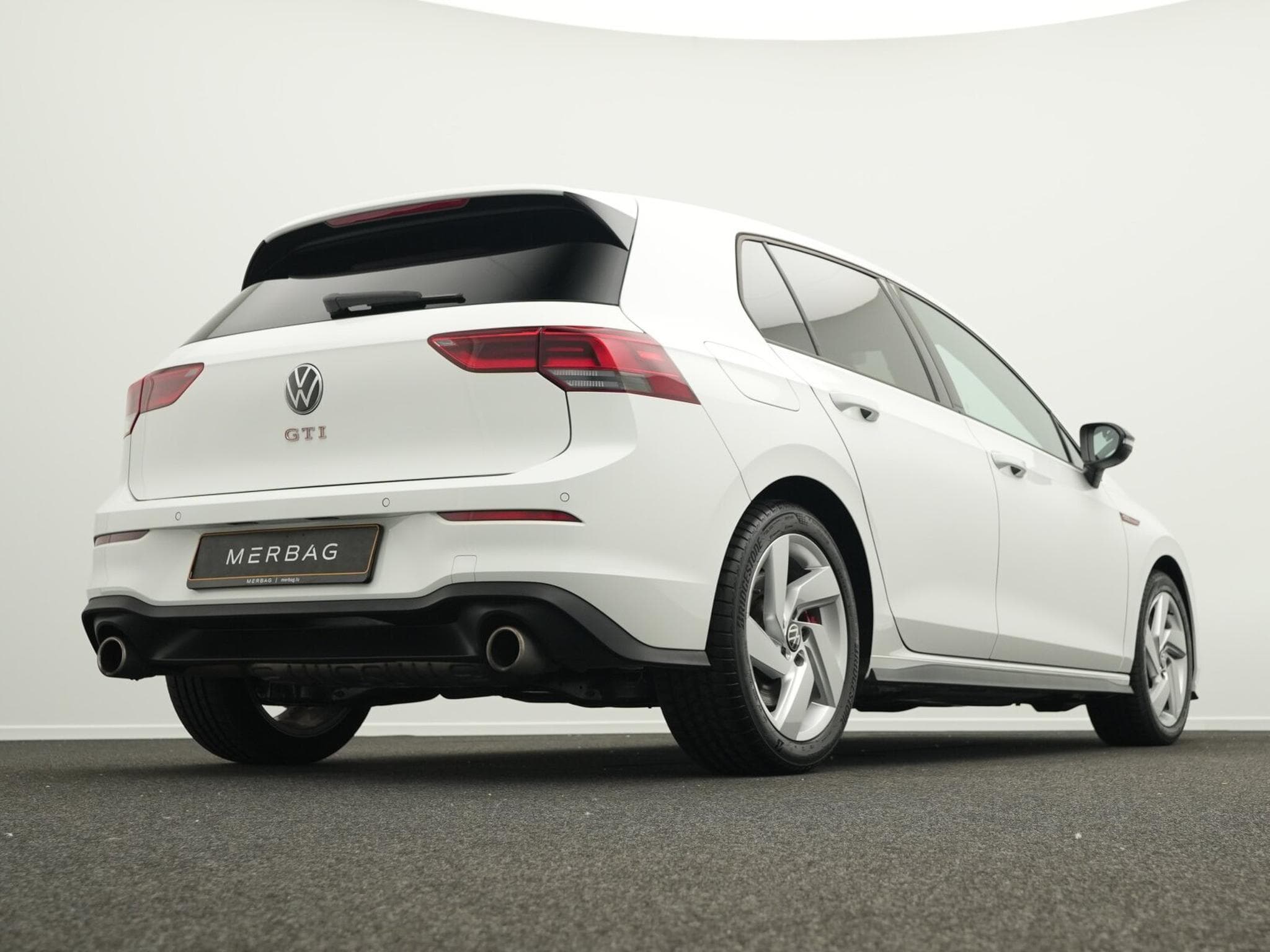 VW Golf VIII 2.0 TSI GTI (2024) - Photo 9