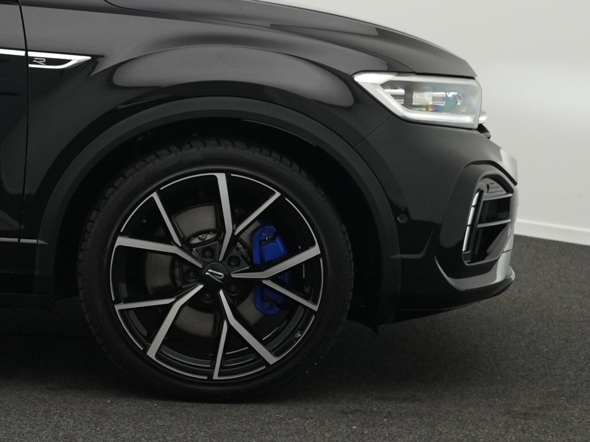 VW T-Roc 2.0 TSI R 4Motion (2024) - Photo 6