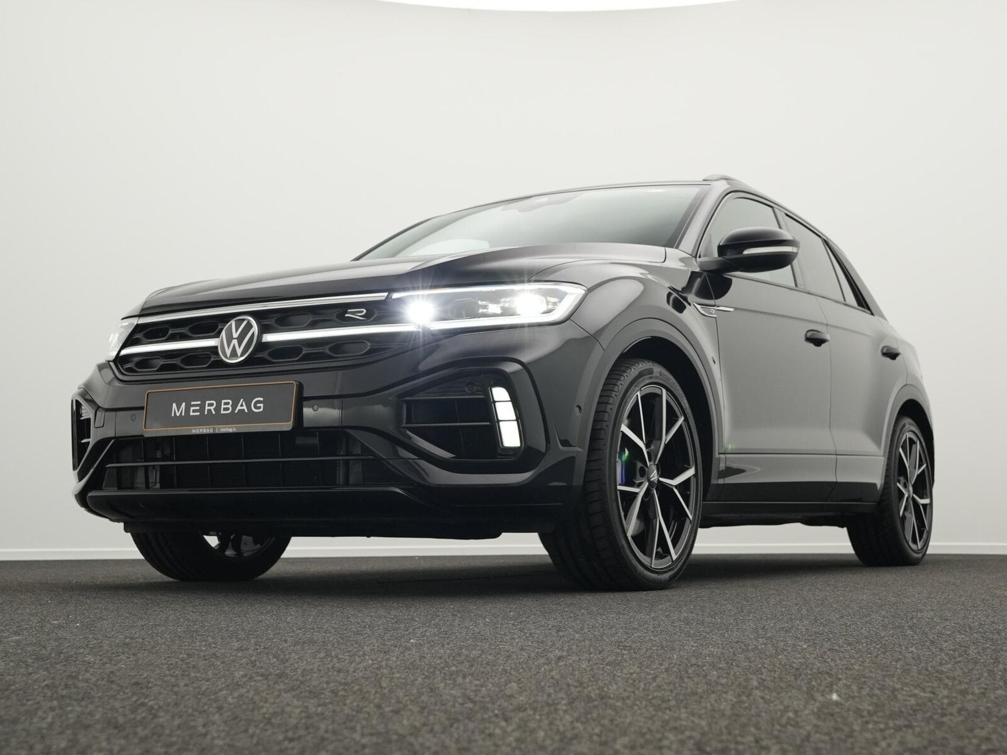VW T-Roc 2.0 TSI R 4Motion (2024) - Photo 8